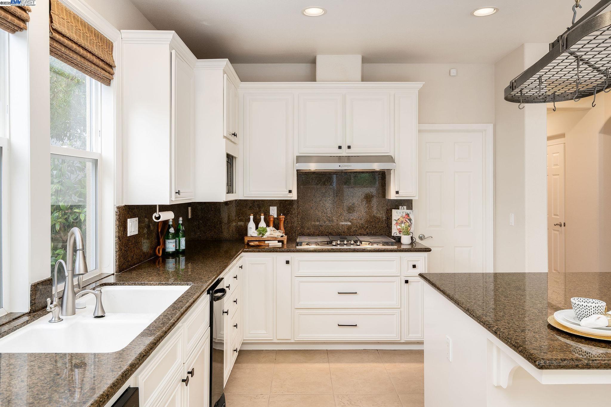 Detail Gallery Image 20 of 59 For 10828 Inspiration Cir, Dublin,  CA 94568 - 5 Beds | 4/1 Baths