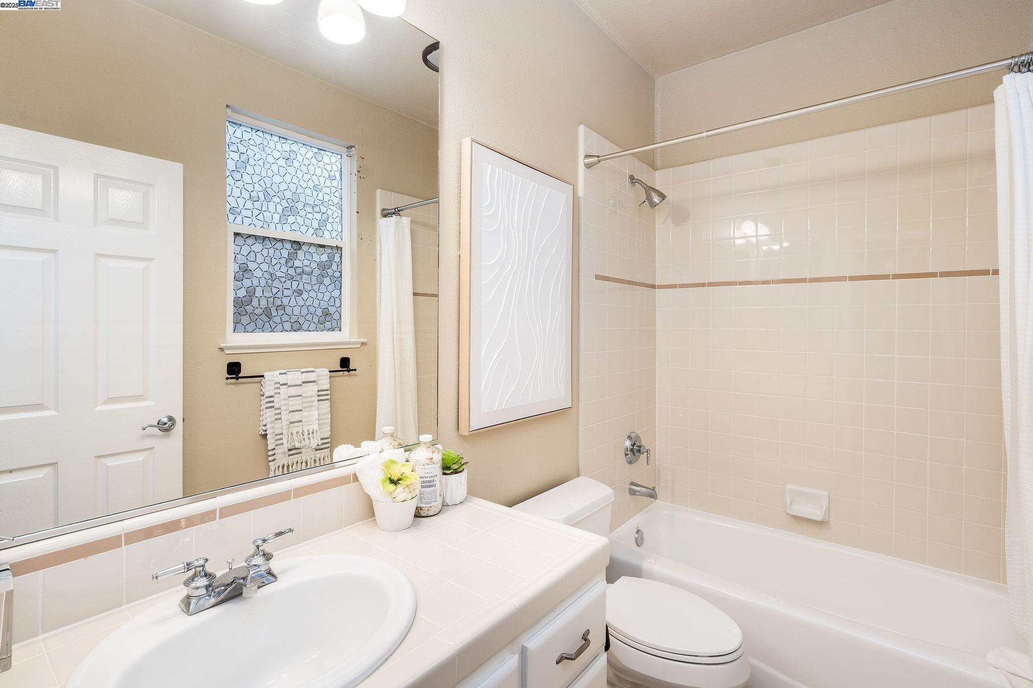 Detail Gallery Image 25 of 59 For 10828 Inspiration Cir, Dublin,  CA 94568 - 5 Beds | 4/1 Baths