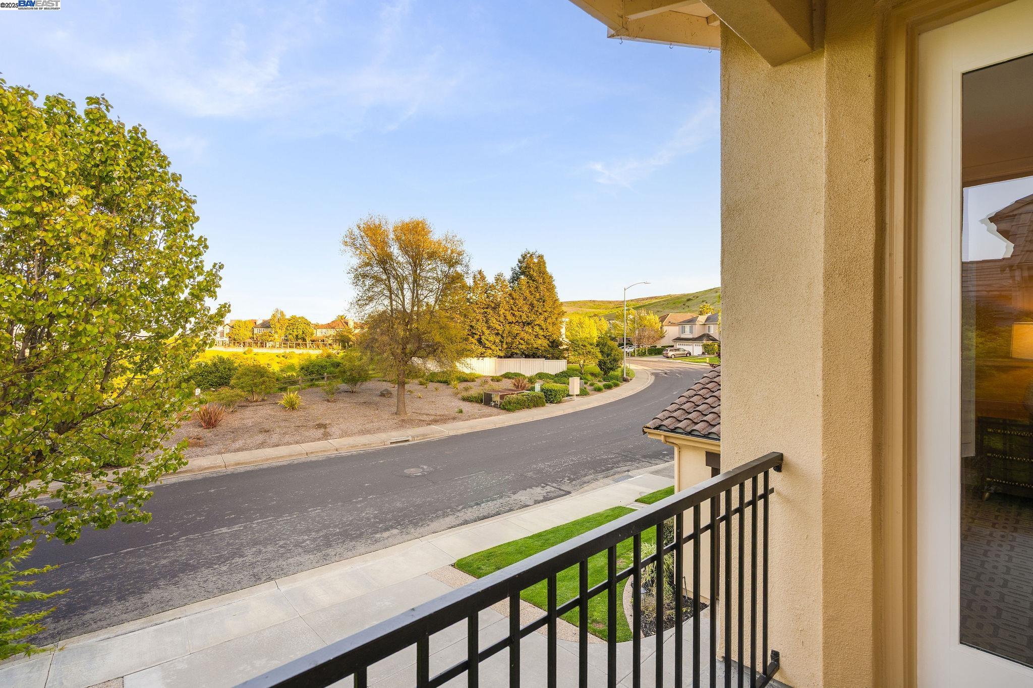 Detail Gallery Image 30 of 59 For 10828 Inspiration Cir, Dublin,  CA 94568 - 5 Beds | 4/1 Baths