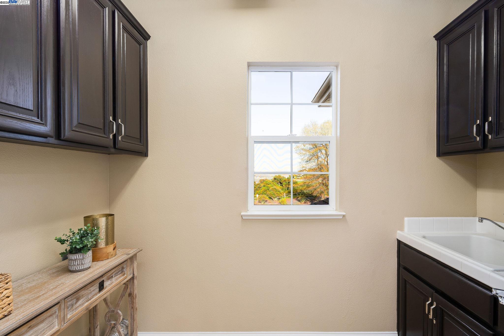 Detail Gallery Image 33 of 59 For 10828 Inspiration Cir, Dublin,  CA 94568 - 5 Beds | 4/1 Baths