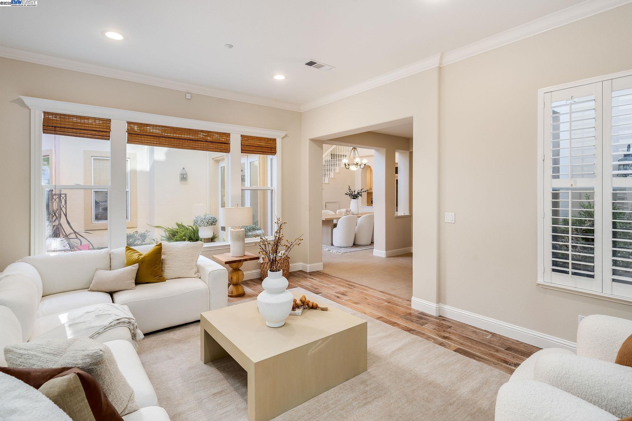 Detail Gallery Image 5 of 59 For 10828 Inspiration Cir, Dublin,  CA 94568 - 5 Beds | 4/1 Baths