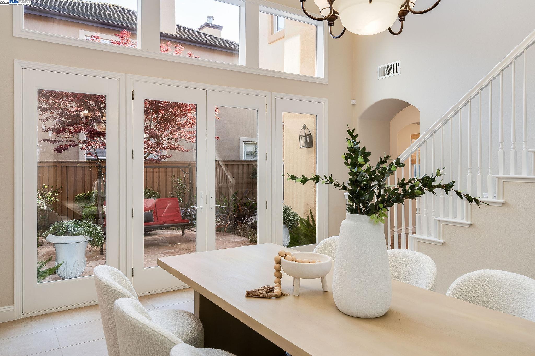 Detail Gallery Image 10 of 59 For 10828 Inspiration Cir, Dublin,  CA 94568 - 5 Beds | 4/1 Baths