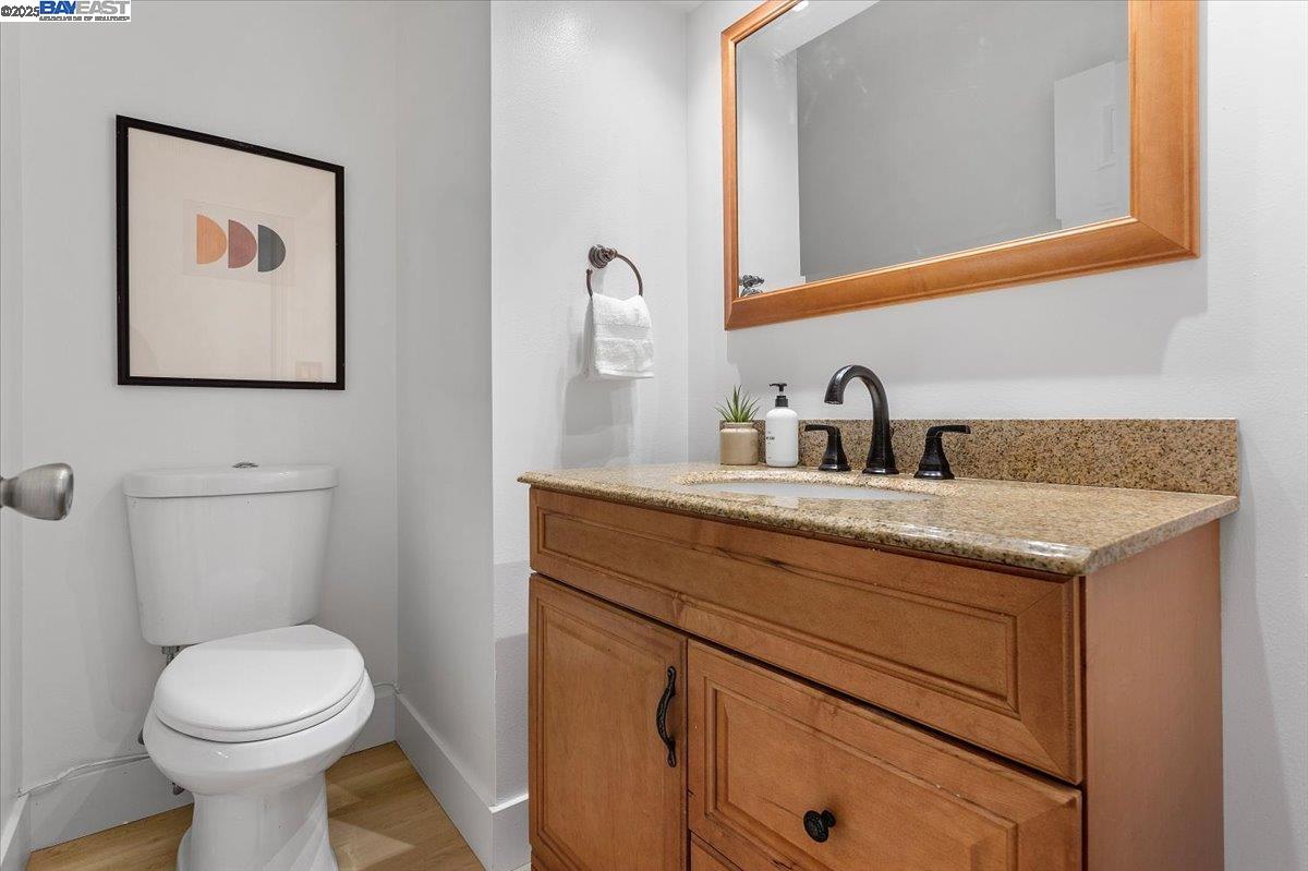 Detail Gallery Image 12 of 41 For 1105 Fontana Dr, Alameda,  CA 94502 - 2 Beds | 1/1 Baths