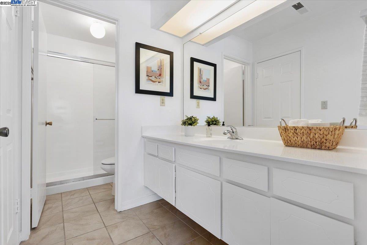 Detail Gallery Image 22 of 41 For 1105 Fontana Dr, Alameda,  CA 94502 - 2 Beds | 1/1 Baths