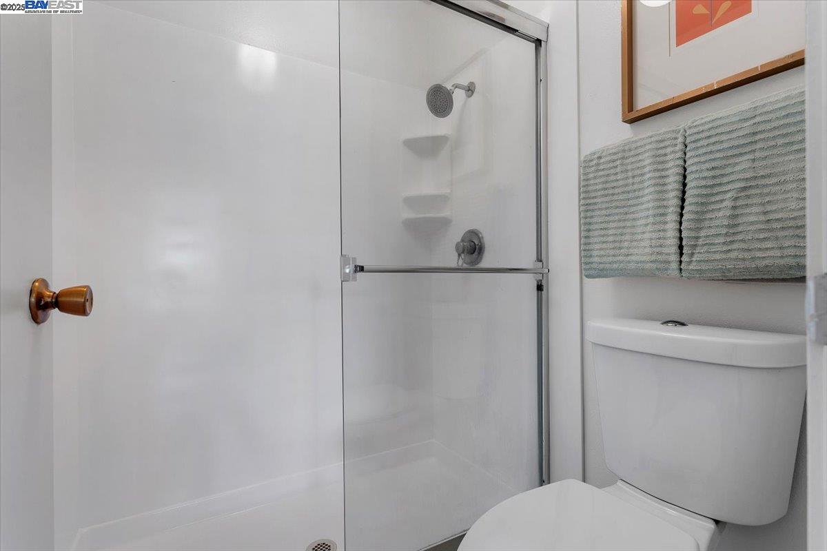 Detail Gallery Image 24 of 41 For 1105 Fontana Dr, Alameda,  CA 94502 - 2 Beds | 1/1 Baths