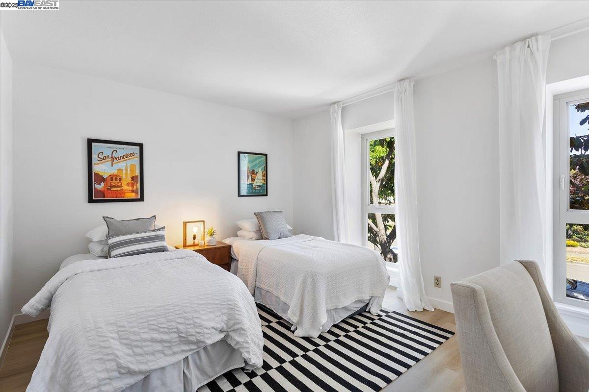 Detail Gallery Image 25 of 41 For 1105 Fontana Dr, Alameda,  CA 94502 - 2 Beds | 1/1 Baths