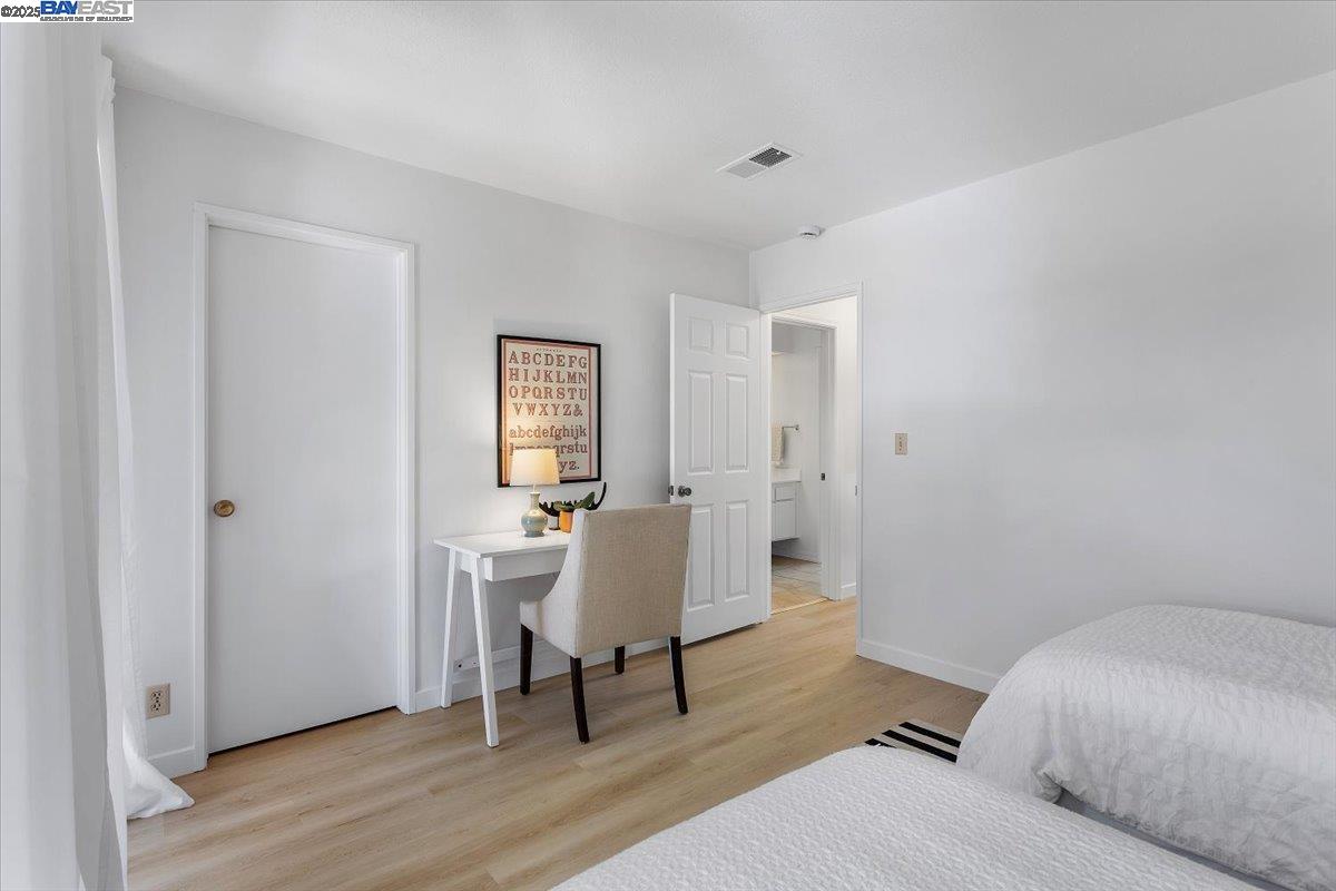 Detail Gallery Image 27 of 41 For 1105 Fontana Dr, Alameda,  CA 94502 - 2 Beds | 1/1 Baths