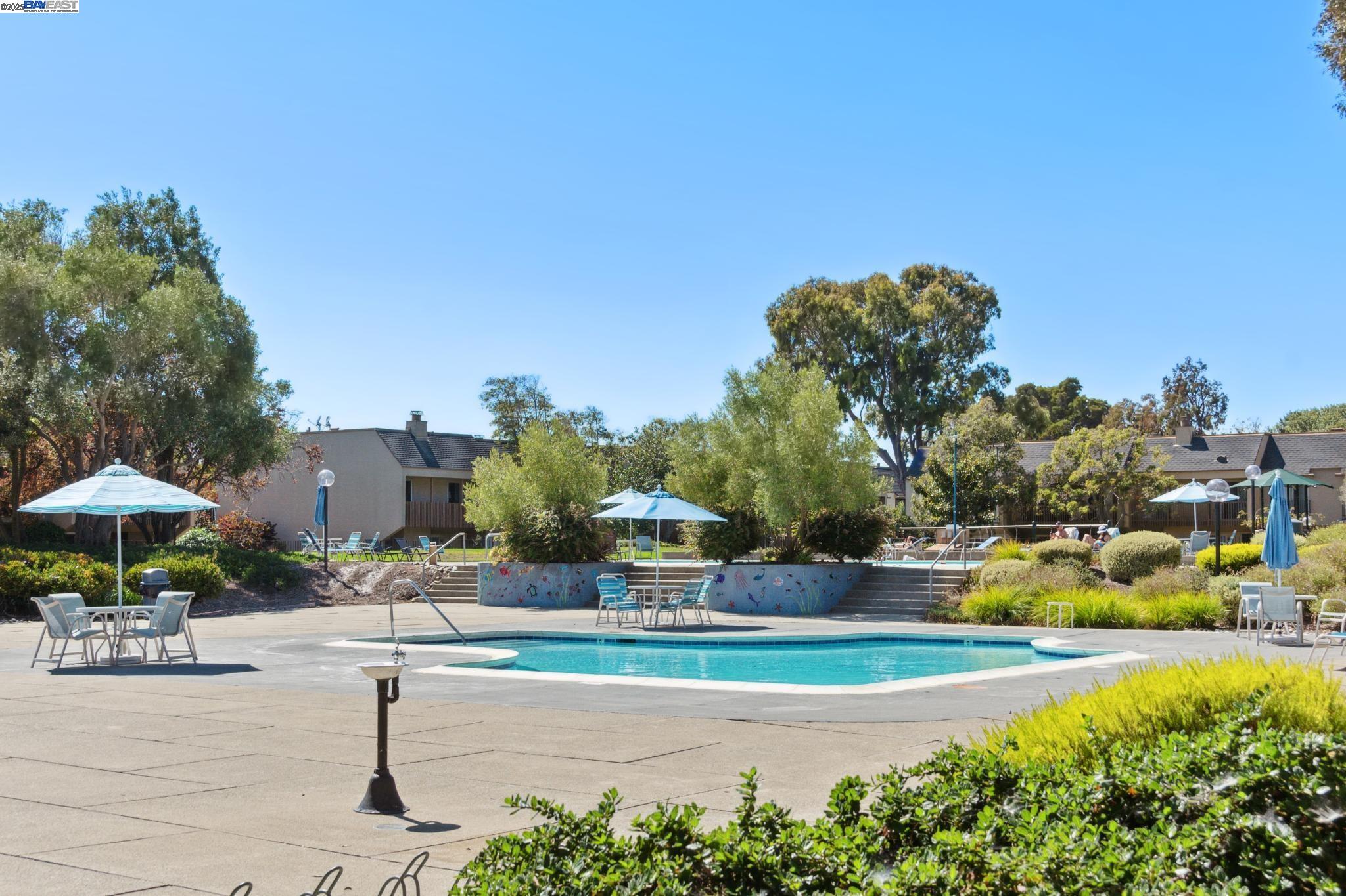 Detail Gallery Image 36 of 41 For 1105 Fontana Dr, Alameda,  CA 94502 - 2 Beds | 1/1 Baths