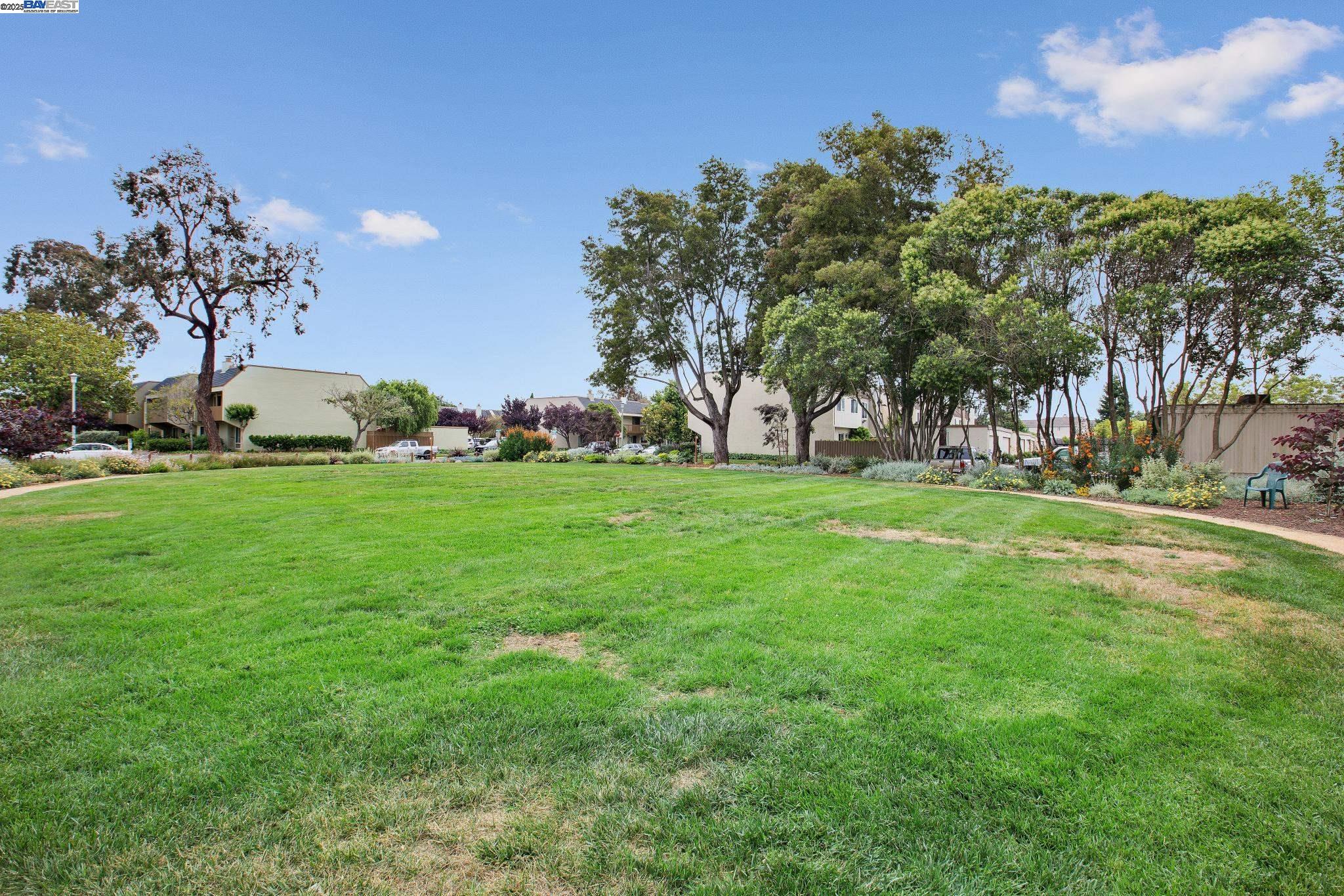Detail Gallery Image 39 of 41 For 1105 Fontana Dr, Alameda,  CA 94502 - 2 Beds | 1/1 Baths