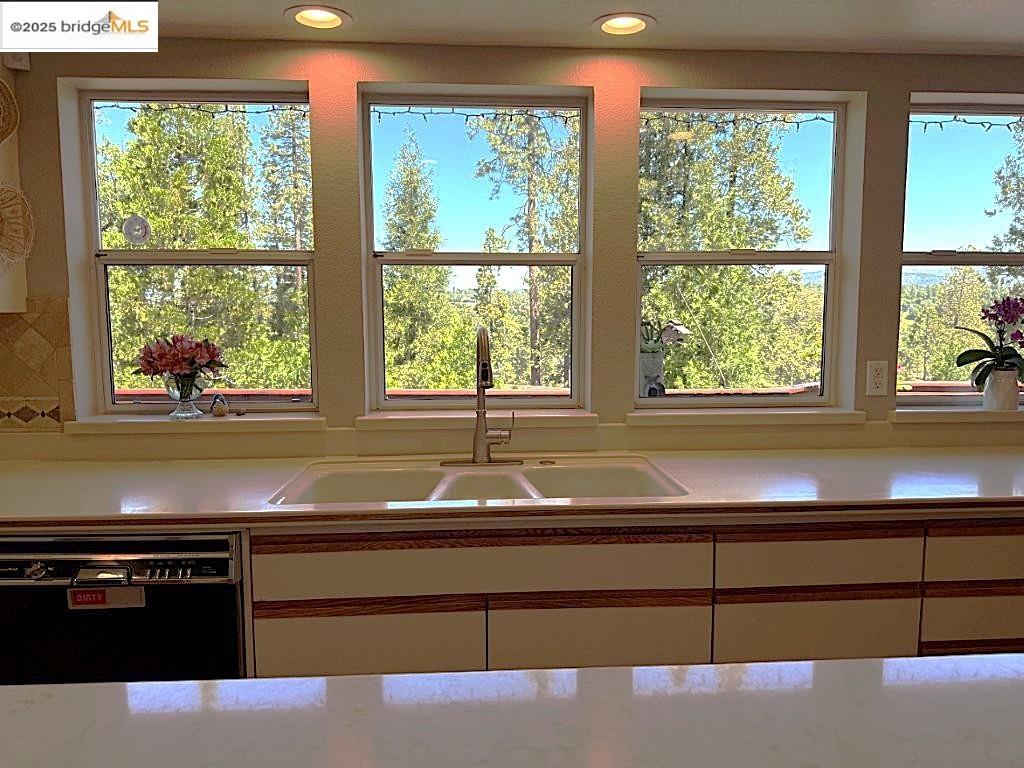 Detail Gallery Image 22 of 60 For 12309 Shooting Star Ct., Groveland,  CA 95321 - 3 Beds | 2/1 Baths