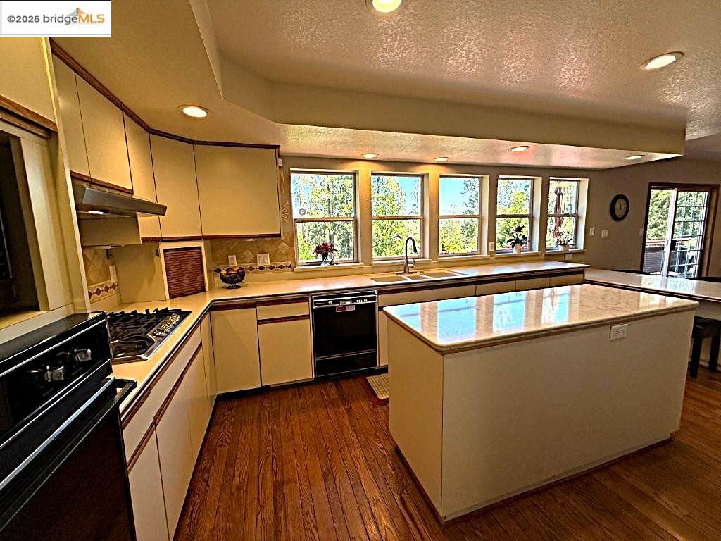 Detail Gallery Image 28 of 60 For 12309 Shooting Star Ct., Groveland,  CA 95321 - 3 Beds | 2/1 Baths