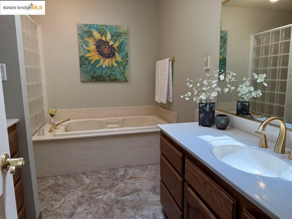 Detail Gallery Image 33 of 60 For 12309 Shooting Star Ct., Groveland,  CA 95321 - 3 Beds | 2/1 Baths