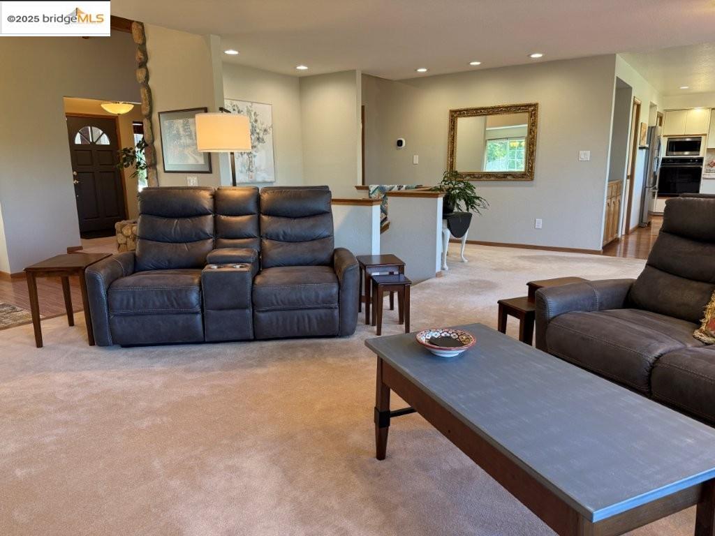 Detail Gallery Image 9 of 60 For 12309 Shooting Star Ct., Groveland,  CA 95321 - 3 Beds | 2/1 Baths