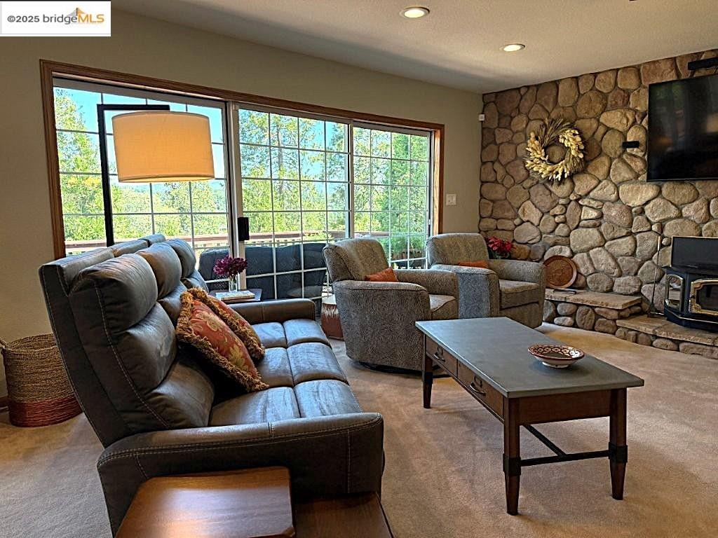 Detail Gallery Image 10 of 60 For 12309 Shooting Star Ct., Groveland,  CA 95321 - 3 Beds | 2/1 Baths