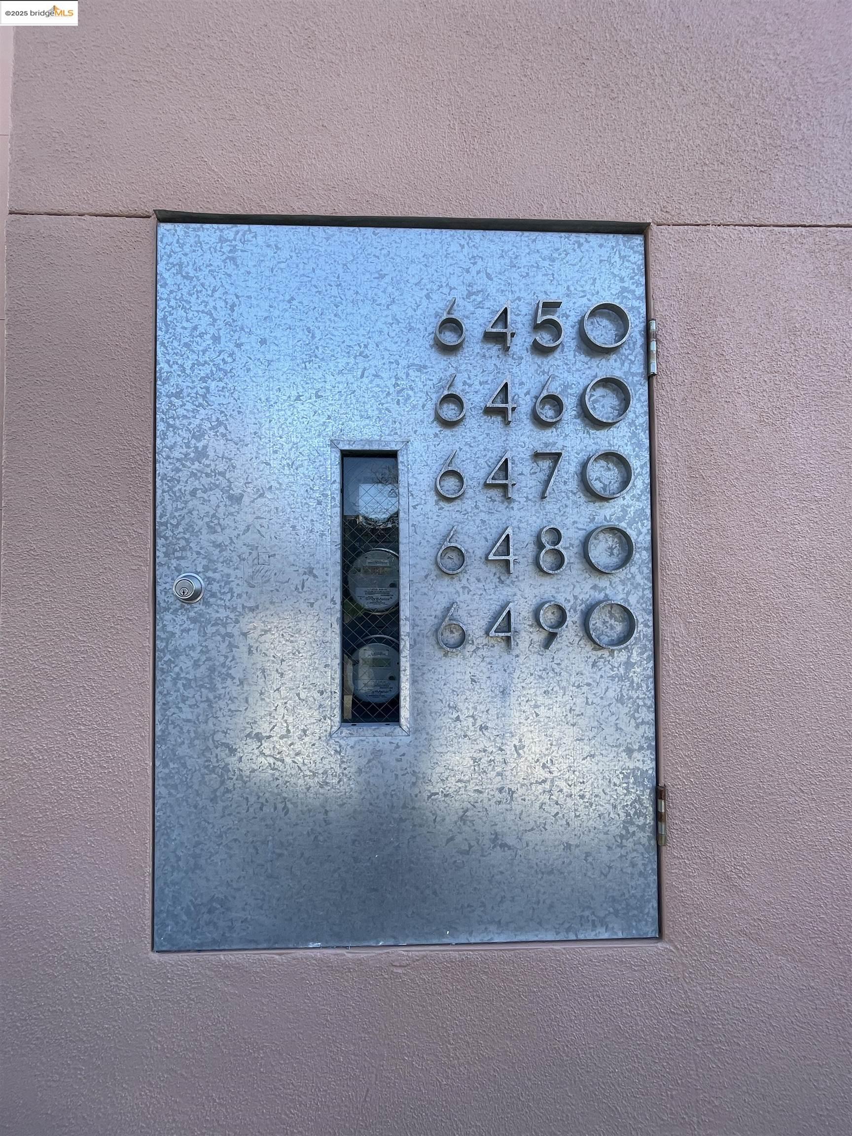 Detail Gallery Image 5 of 23 For 6450 Doyle Street, Emeryville,  CA 94606-8 - – Beds | – Baths
