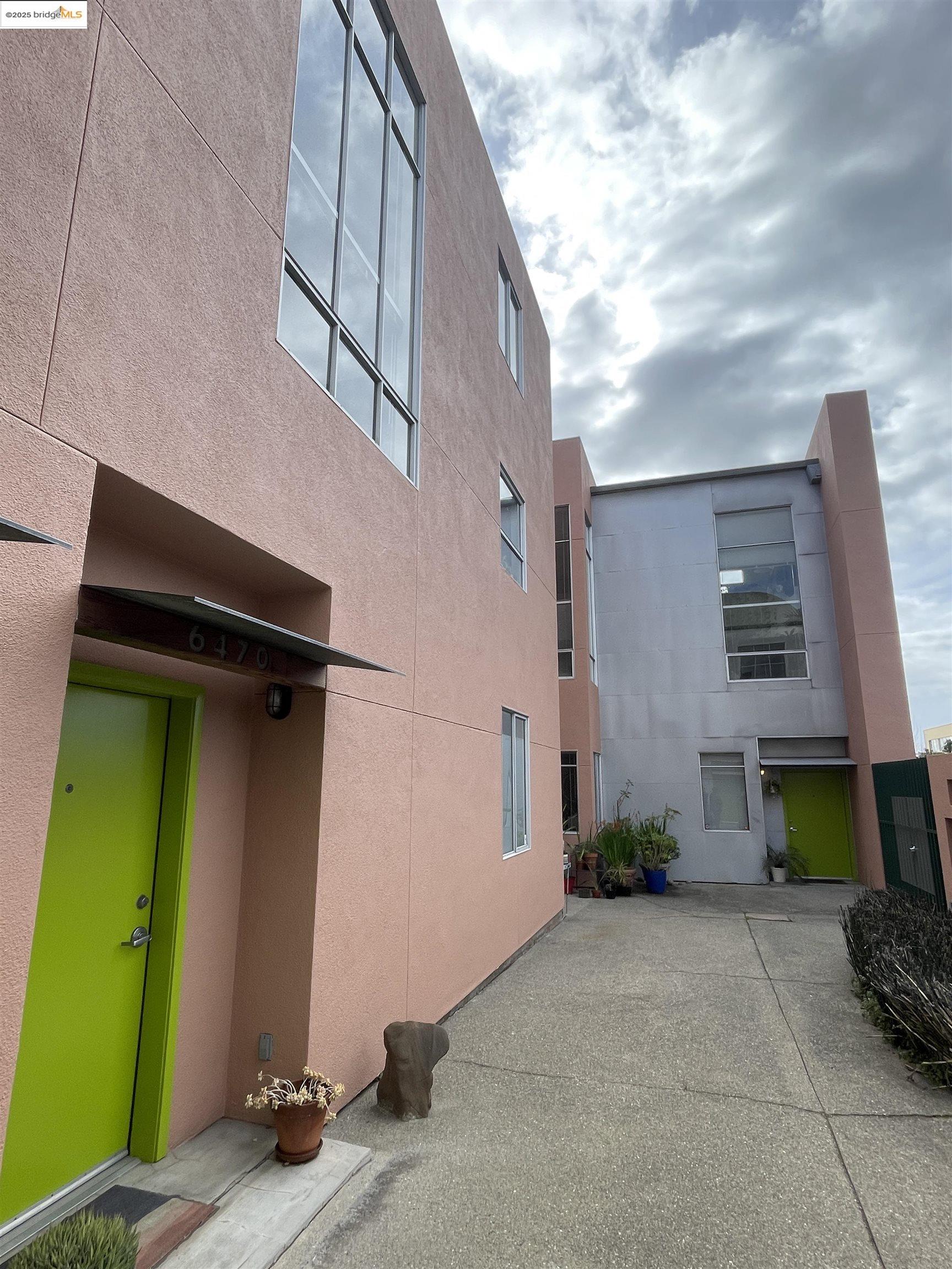 Detail Gallery Image 6 of 23 For 6450 Doyle Street, Emeryville,  CA 94606-8 - – Beds | – Baths