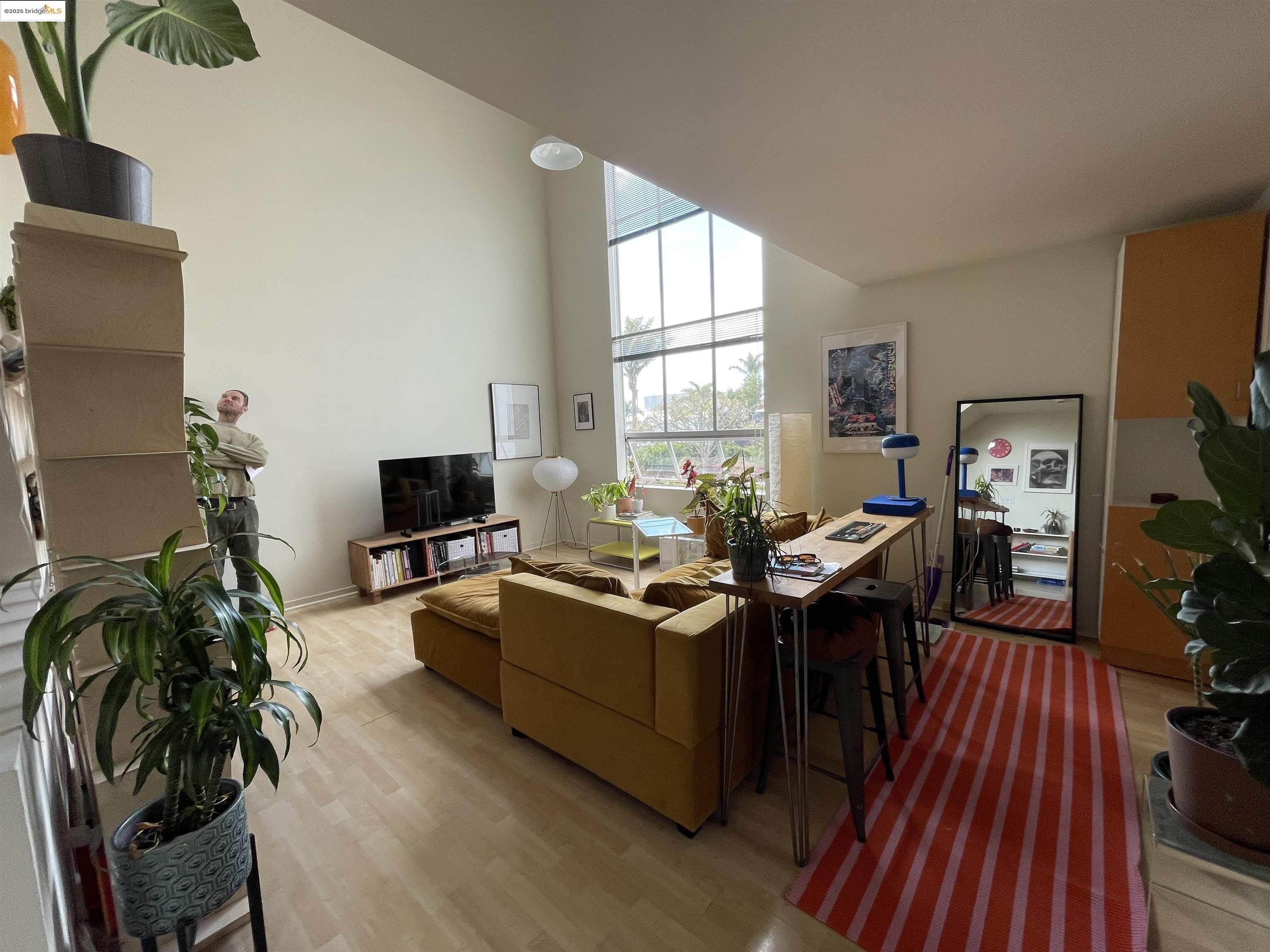 Detail Gallery Image 8 of 23 For 6450 Doyle Street, Emeryville,  CA 94606-8 - – Beds | – Baths