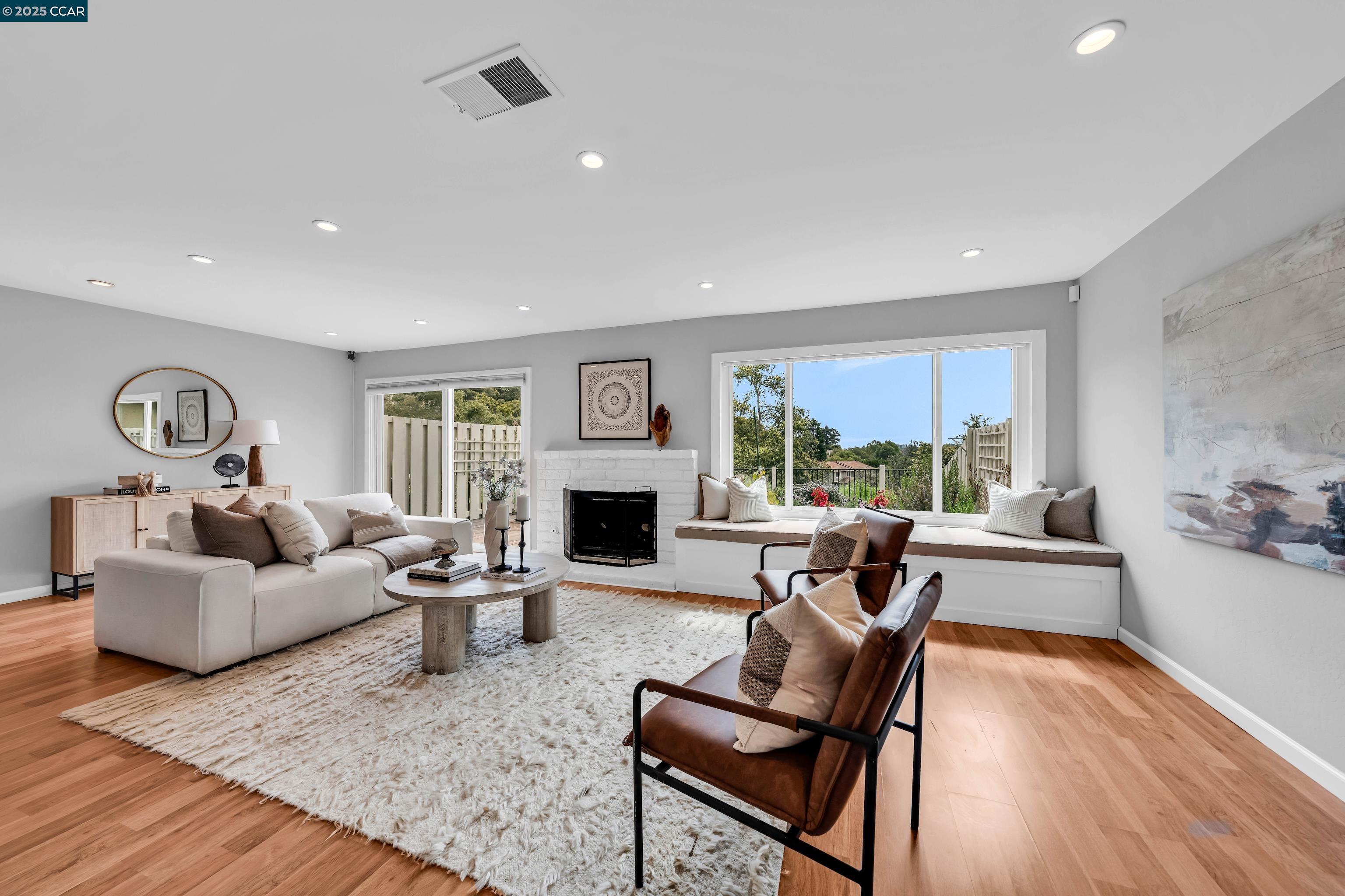 Photo #2: 41098816 Listing 