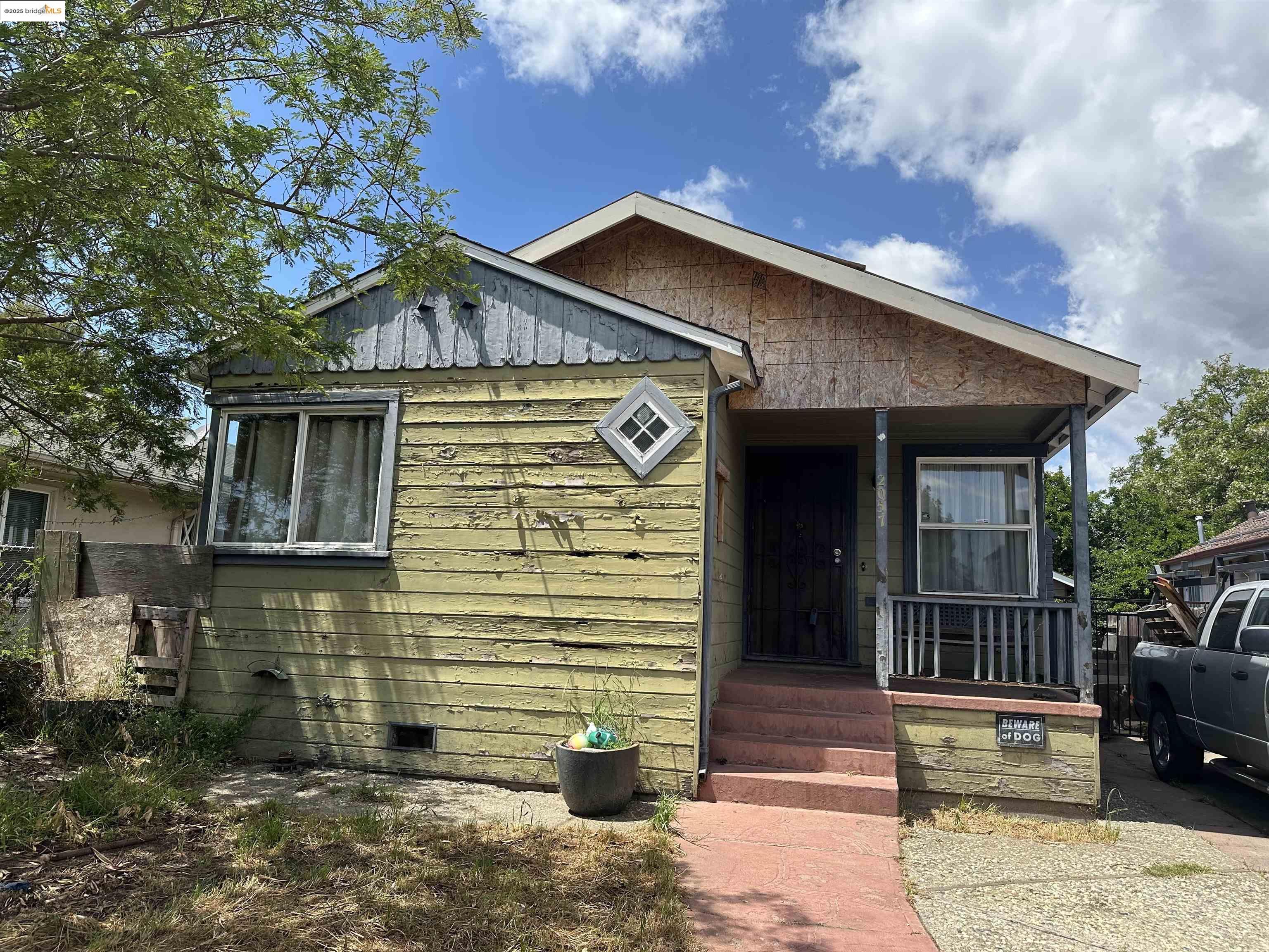 Detail Gallery Image 1 of 1 For 2057 84th Ave, Oakland,  CA 94621 - 2 Beds | 1 Baths
