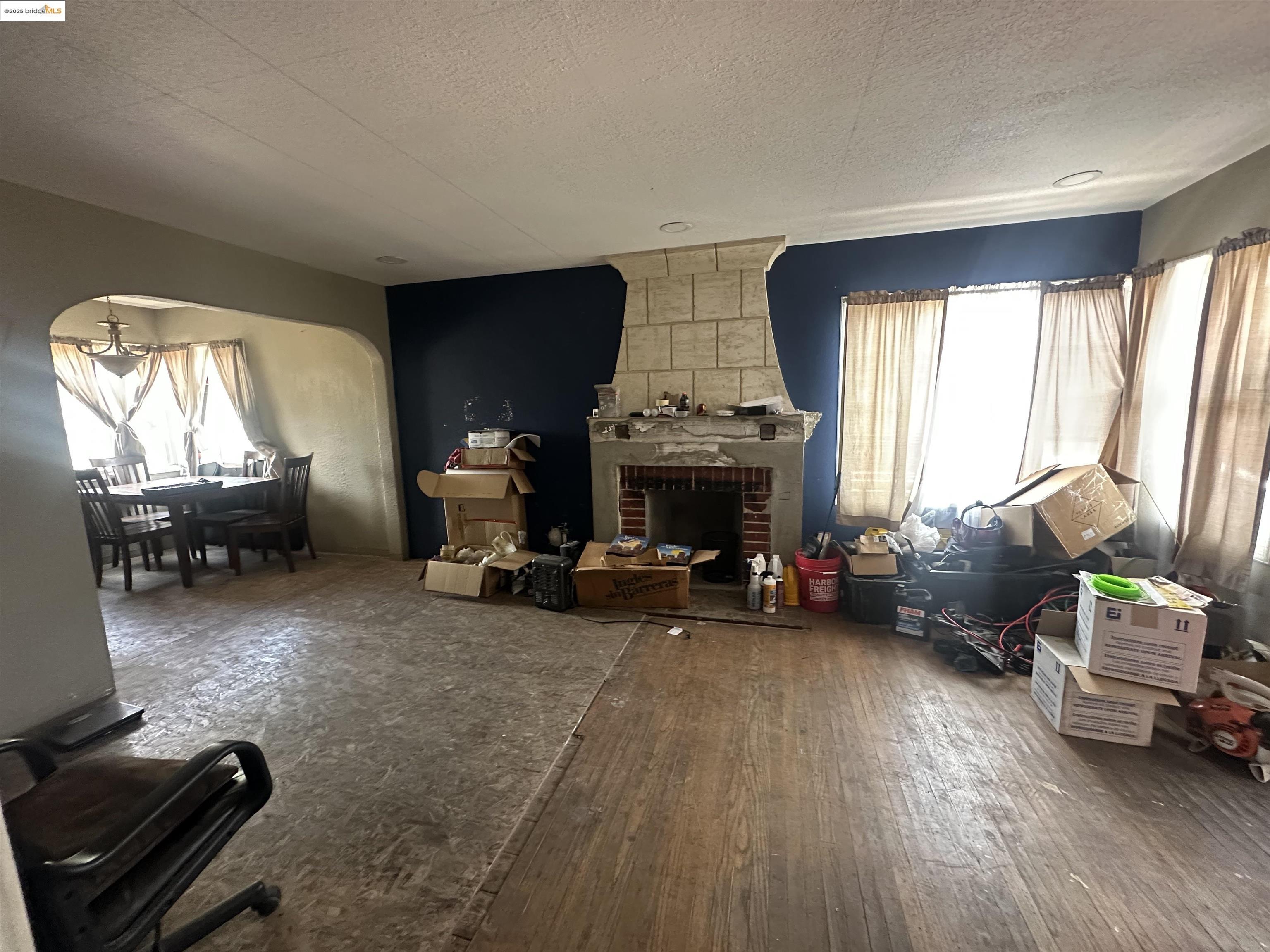 Detail Gallery Image 8 of 27 For 2057 84th Ave, Oakland,  CA 94621 - 2 Beds | 1 Baths