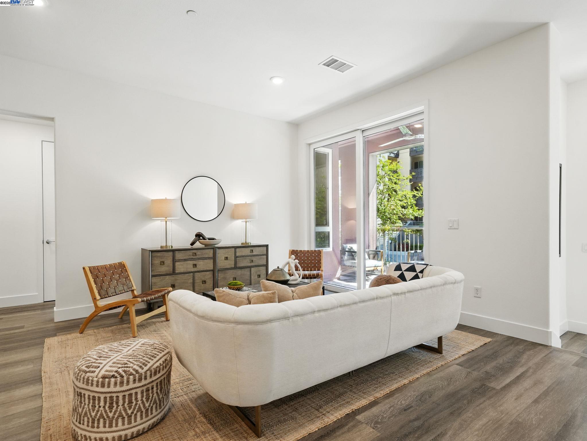 Detail Gallery Image 2 of 33 For 45188 Tom Blalock St #109,  Fremont,  CA 94539 - 3 Beds | 2 Baths
