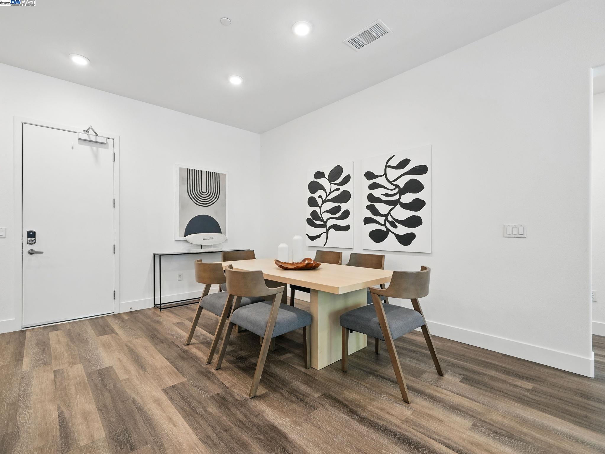 Detail Gallery Image 3 of 33 For 45188 Tom Blalock St #109,  Fremont,  CA 94539 - 3 Beds | 2 Baths