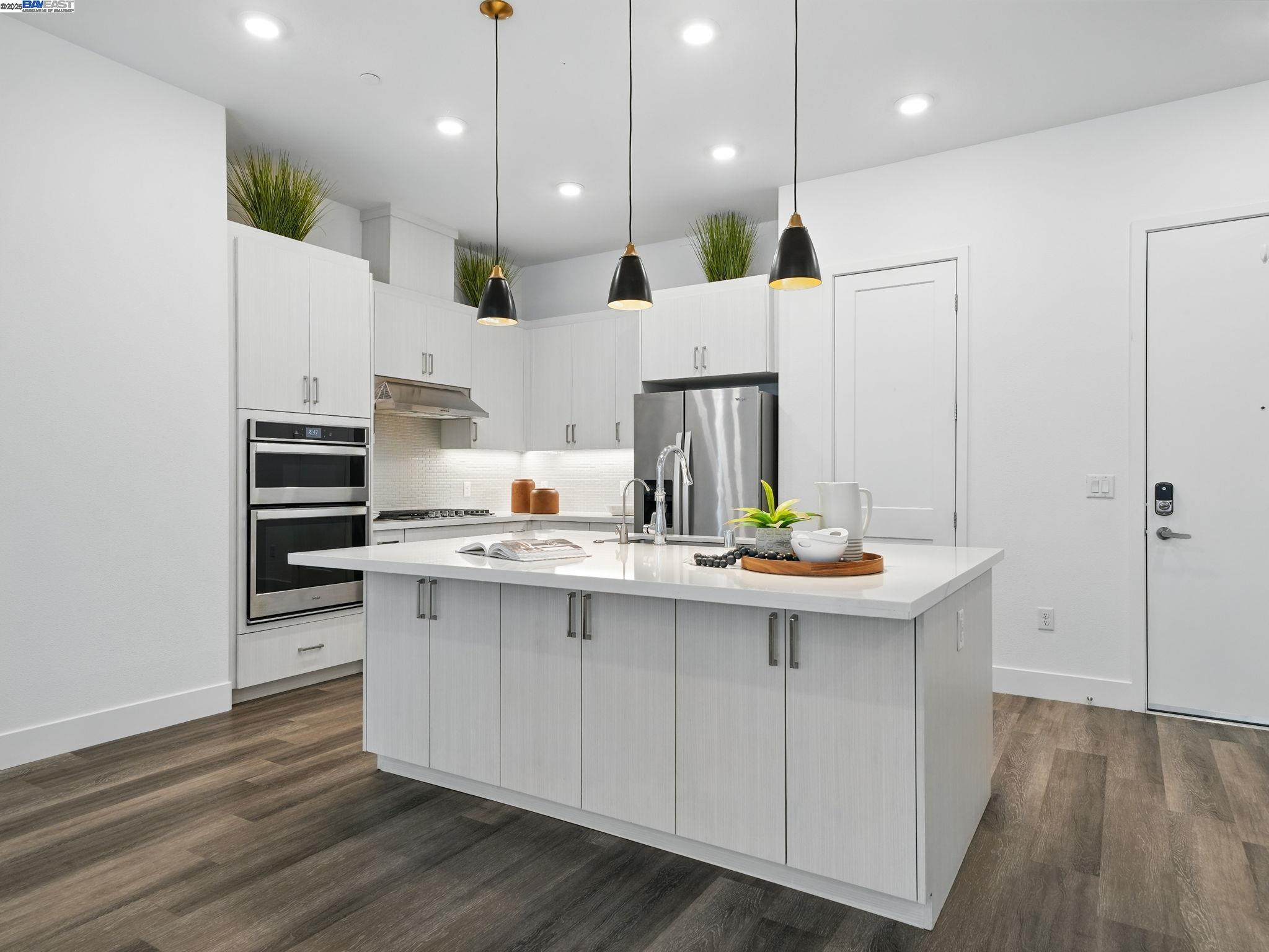 Detail Gallery Image 4 of 33 For 45188 Tom Blalock St #109,  Fremont,  CA 94539 - 3 Beds | 2 Baths