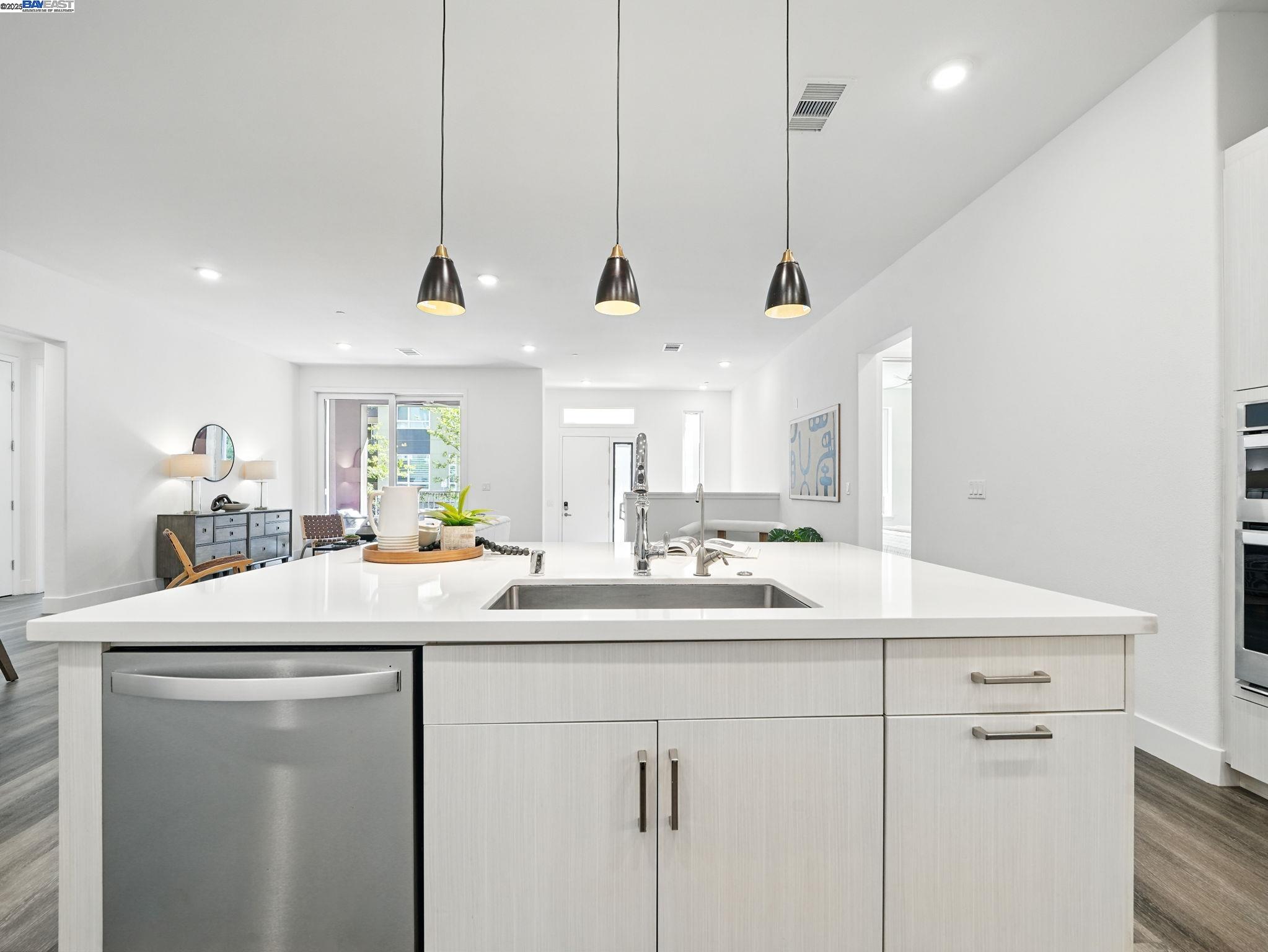 Detail Gallery Image 6 of 33 For 45188 Tom Blalock St #109,  Fremont,  CA 94539 - 3 Beds | 2 Baths