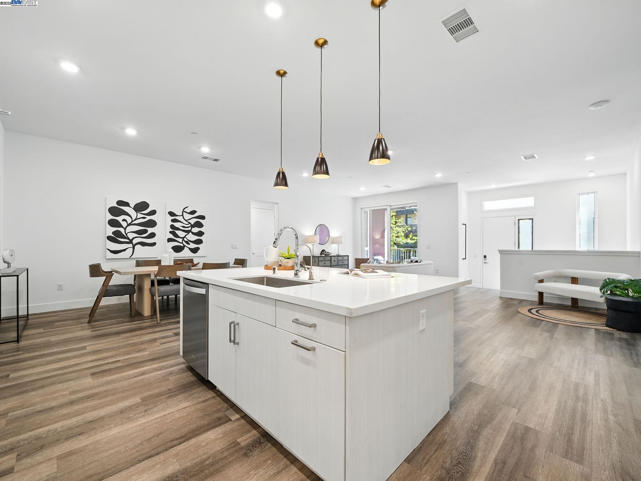 Detail Gallery Image 7 of 33 For 45188 Tom Blalock St #109,  Fremont,  CA 94539 - 3 Beds | 2 Baths