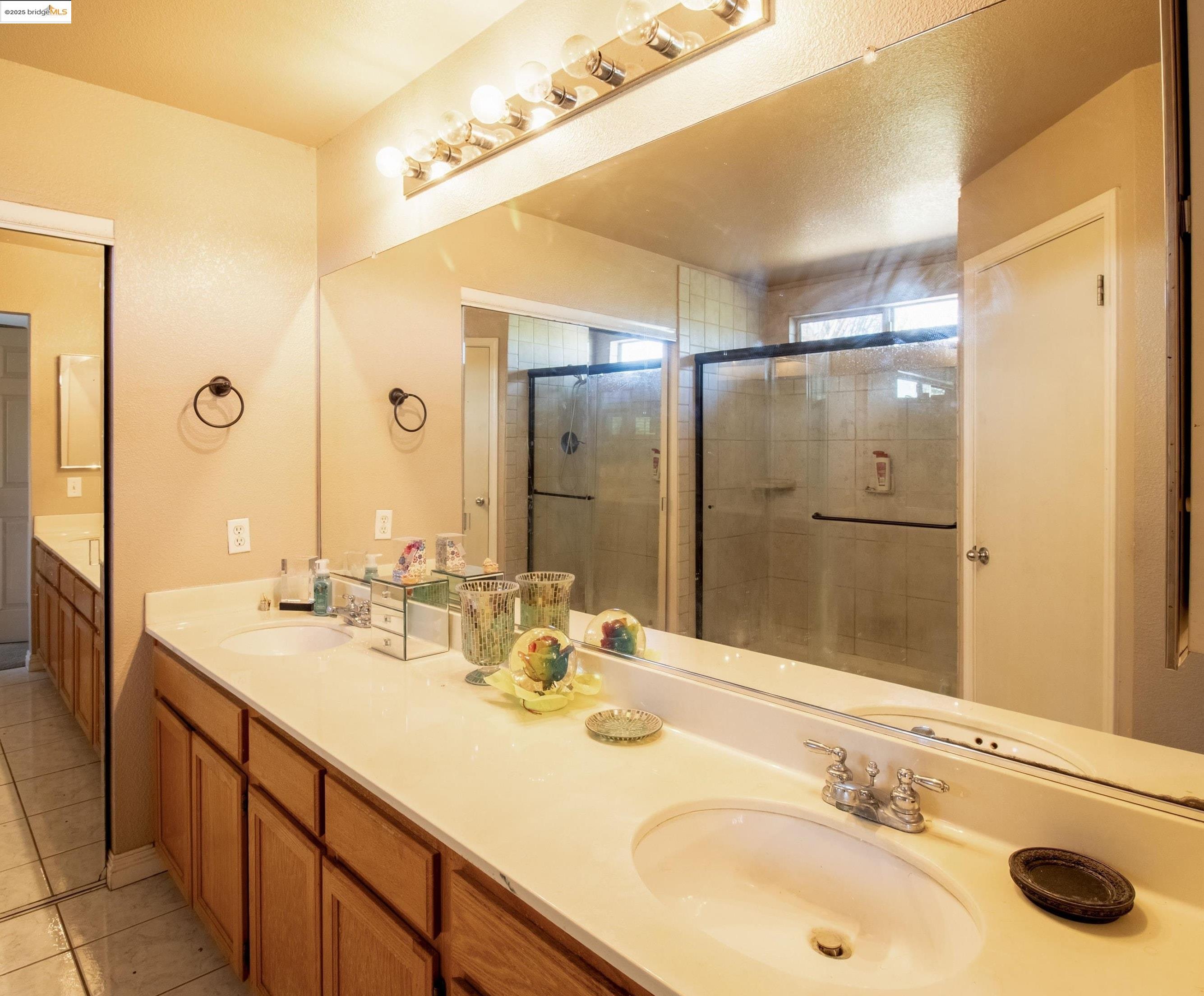Detail Gallery Image 15 of 23 For 3985 S Coral Ct, Discovery Bay,  CA 94505 - 4 Beds | 2/1 Baths