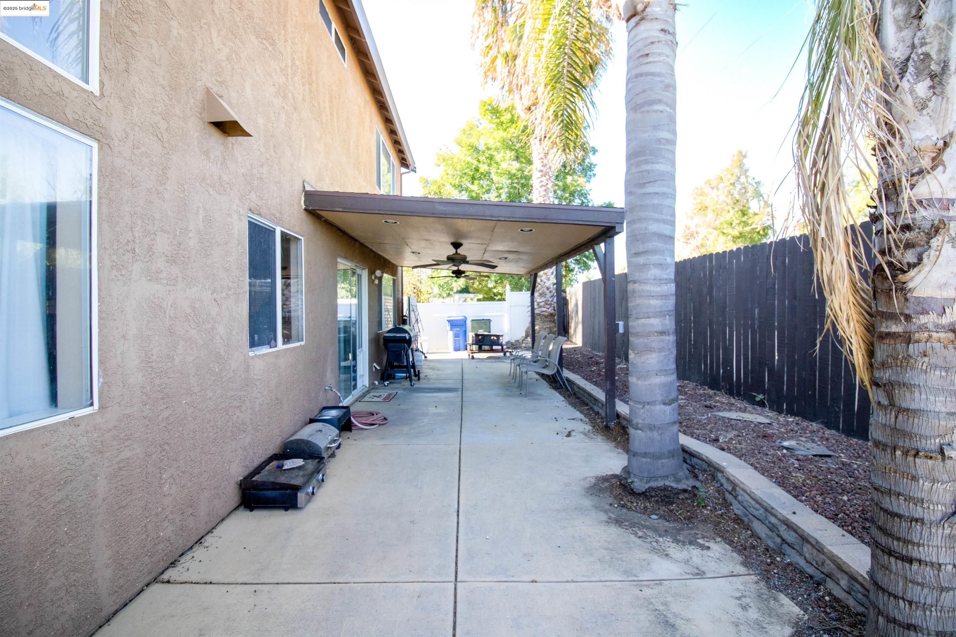 Detail Gallery Image 19 of 23 For 3985 S Coral Ct, Discovery Bay,  CA 94505 - 4 Beds | 2/1 Baths