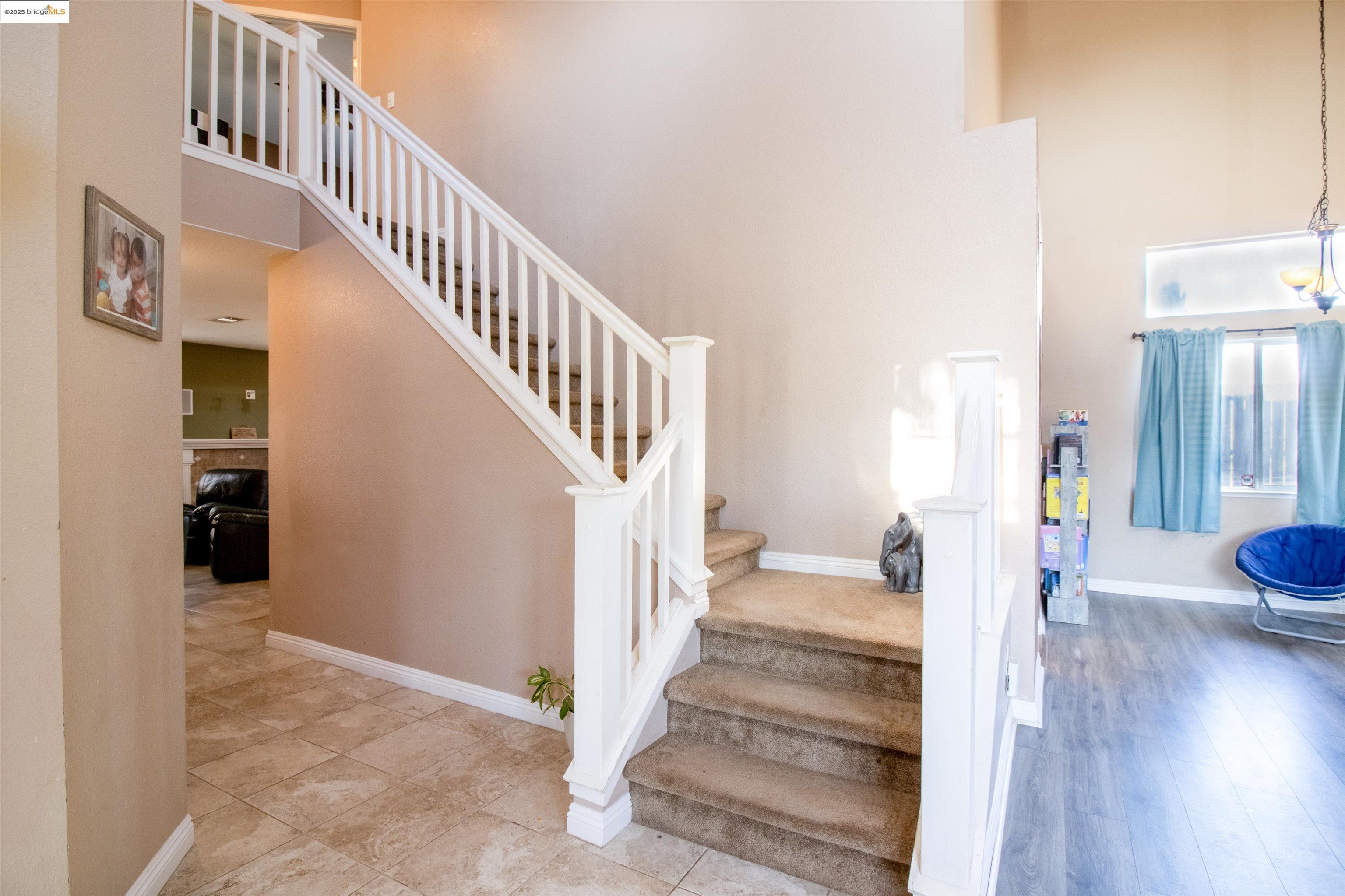 Detail Gallery Image 4 of 23 For 3985 S Coral Ct, Discovery Bay,  CA 94505 - 4 Beds | 2/1 Baths