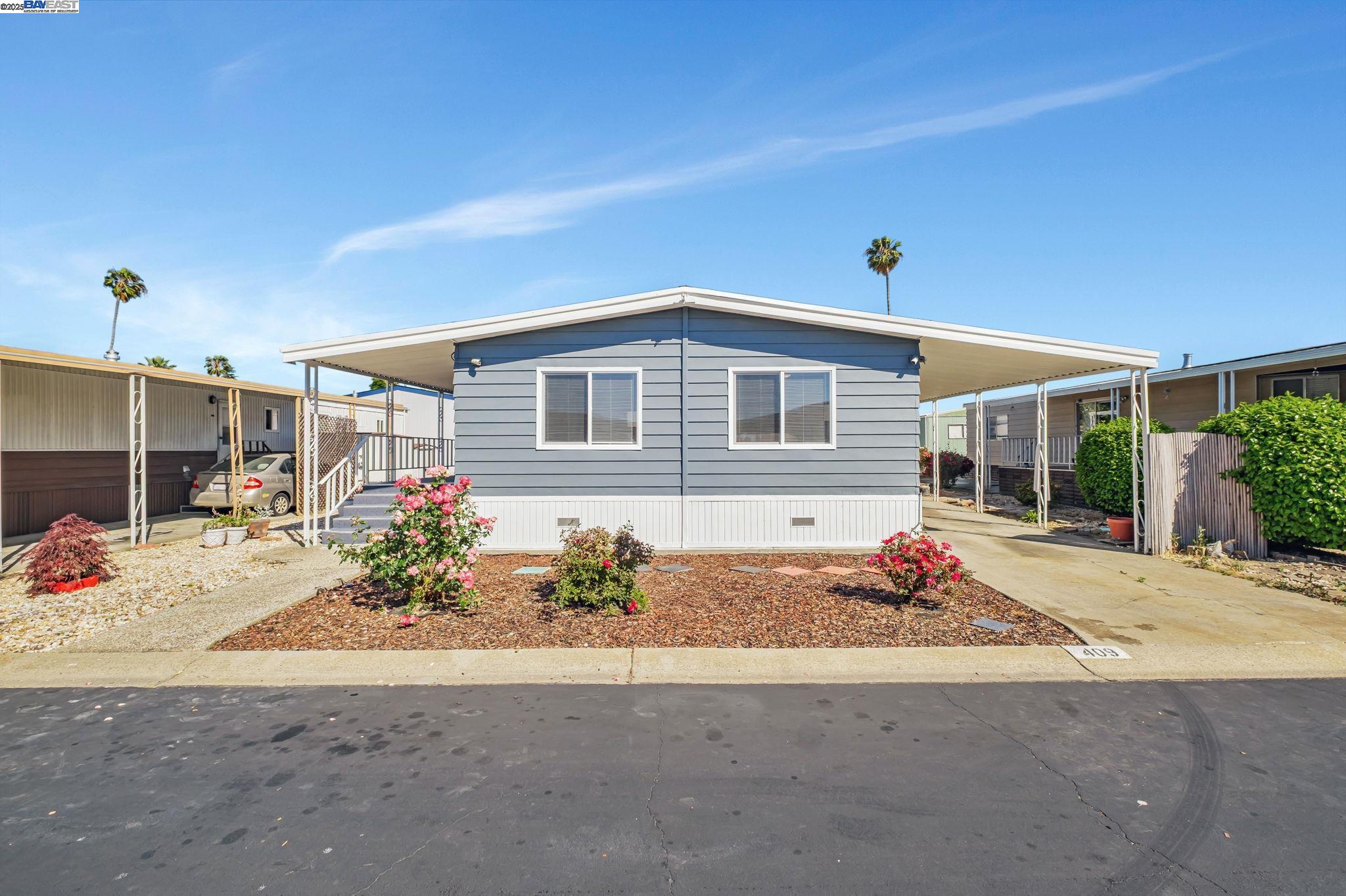 Detail Gallery Image 1 of 41 For 409 Fiji Circle, Union City,  CA 94587 - 2 Beds | 2 Baths