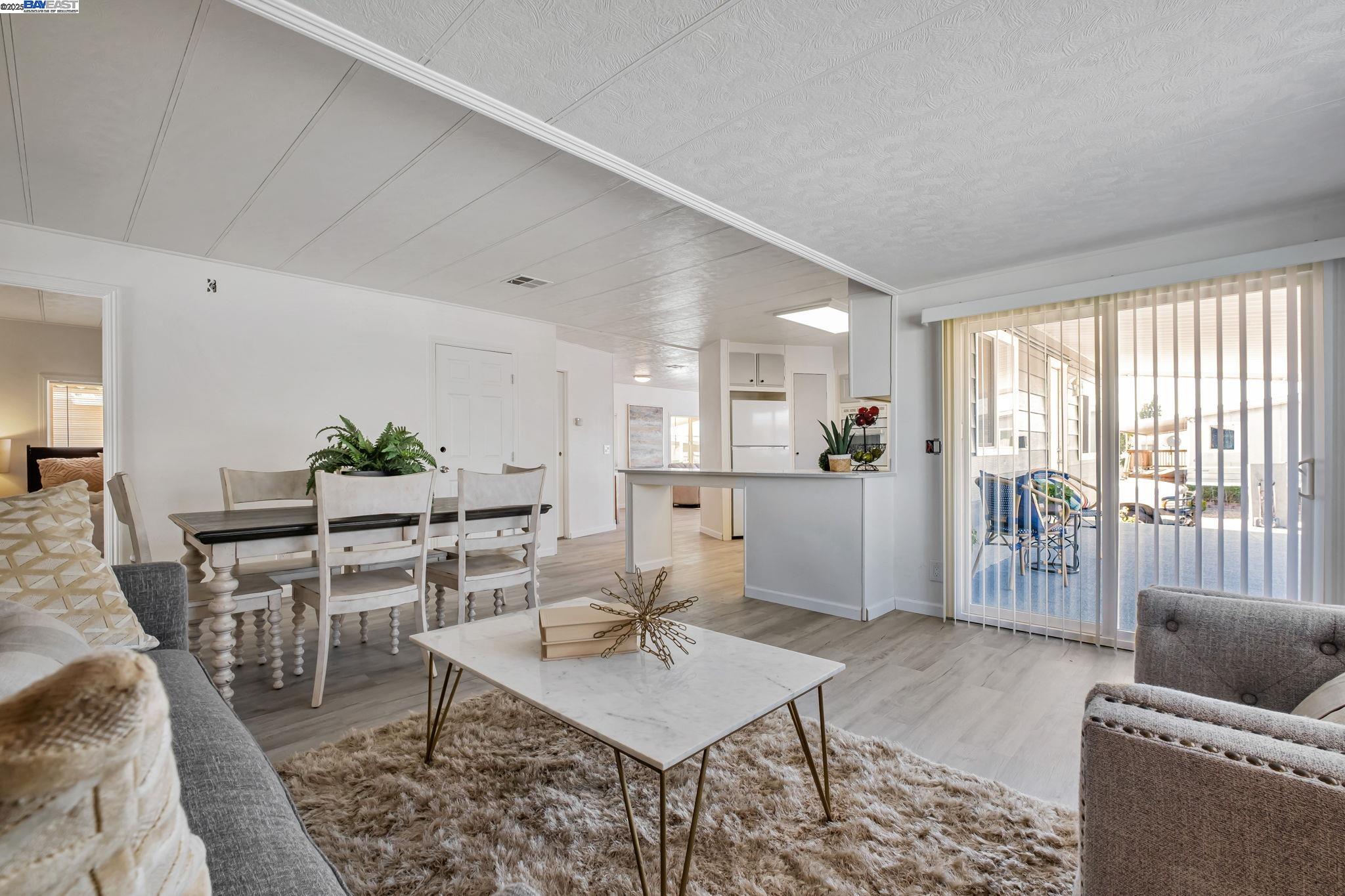 Detail Gallery Image 11 of 41 For 409 Fiji Circle, Union City,  CA 94587 - 2 Beds | 2 Baths