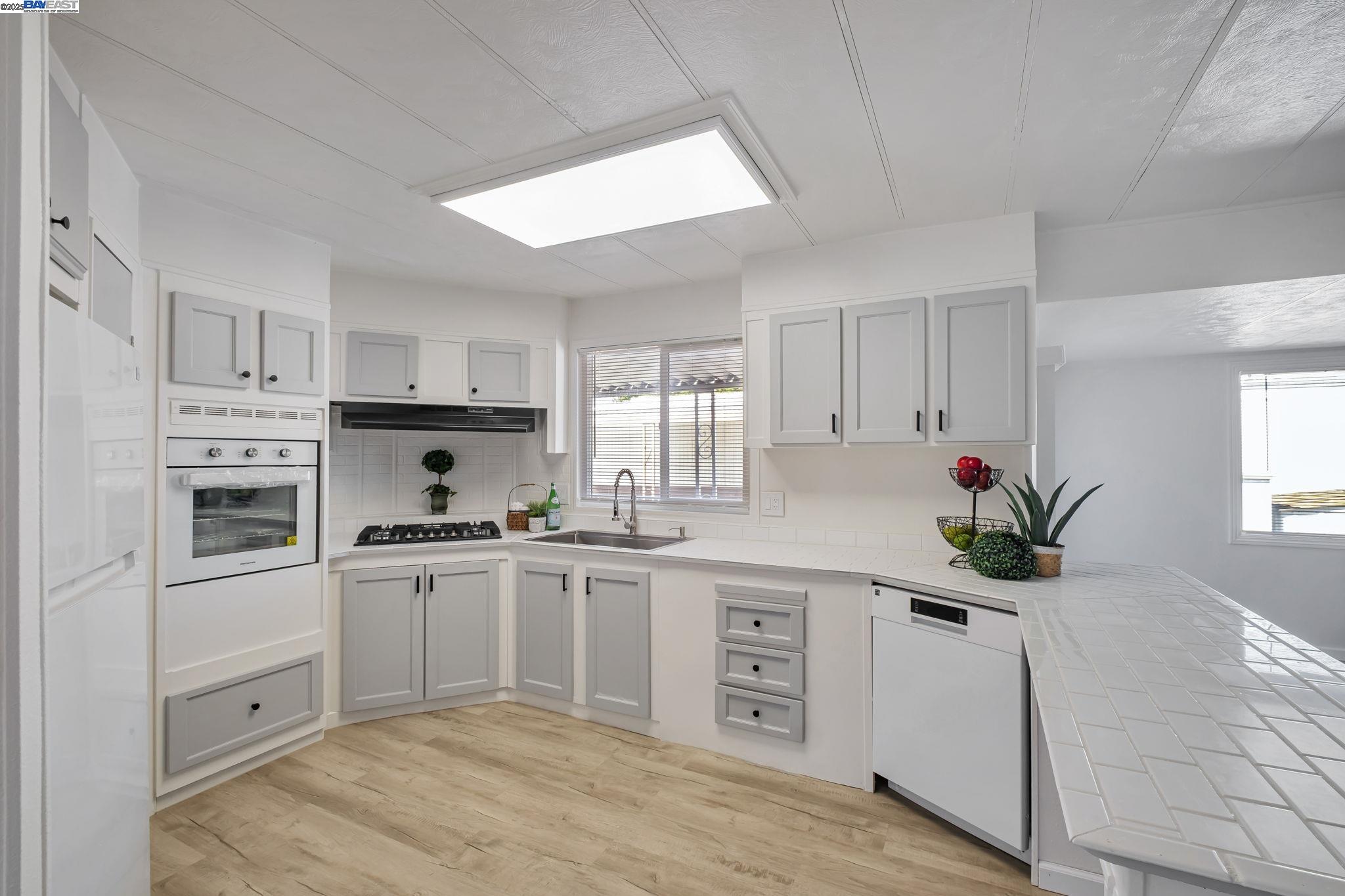 Detail Gallery Image 18 of 41 For 409 Fiji Circle, Union City,  CA 94587 - 2 Beds | 2 Baths