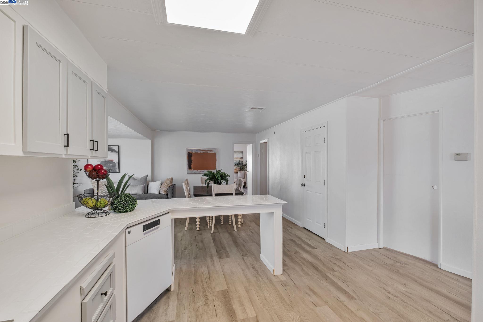 Detail Gallery Image 20 of 41 For 409 Fiji Circle, Union City,  CA 94587 - 2 Beds | 2 Baths