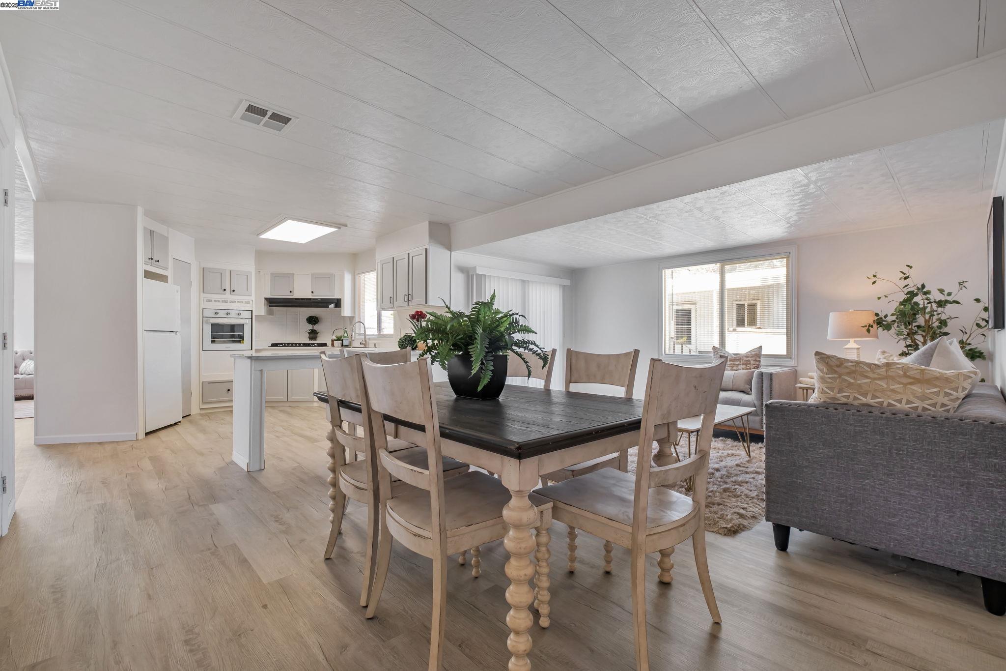 Detail Gallery Image 21 of 41 For 409 Fiji Circle, Union City,  CA 94587 - 2 Beds | 2 Baths