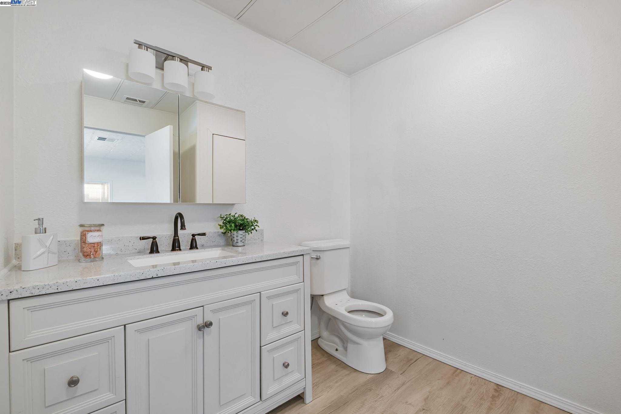 Detail Gallery Image 33 of 41 For 409 Fiji Circle, Union City,  CA 94587 - 2 Beds | 2 Baths