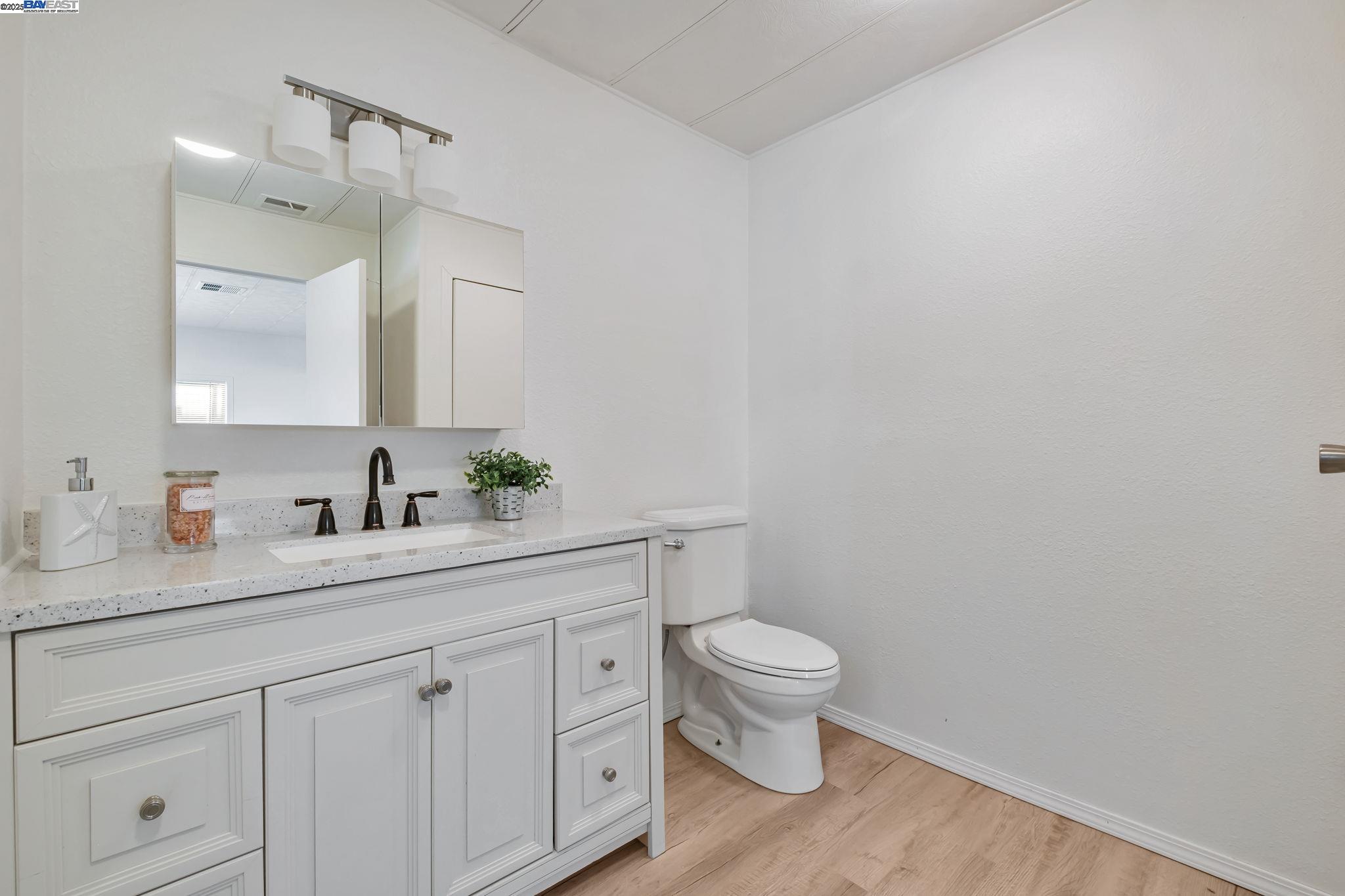 Detail Gallery Image 35 of 41 For 409 Fiji Circle, Union City,  CA 94587 - 2 Beds | 2 Baths