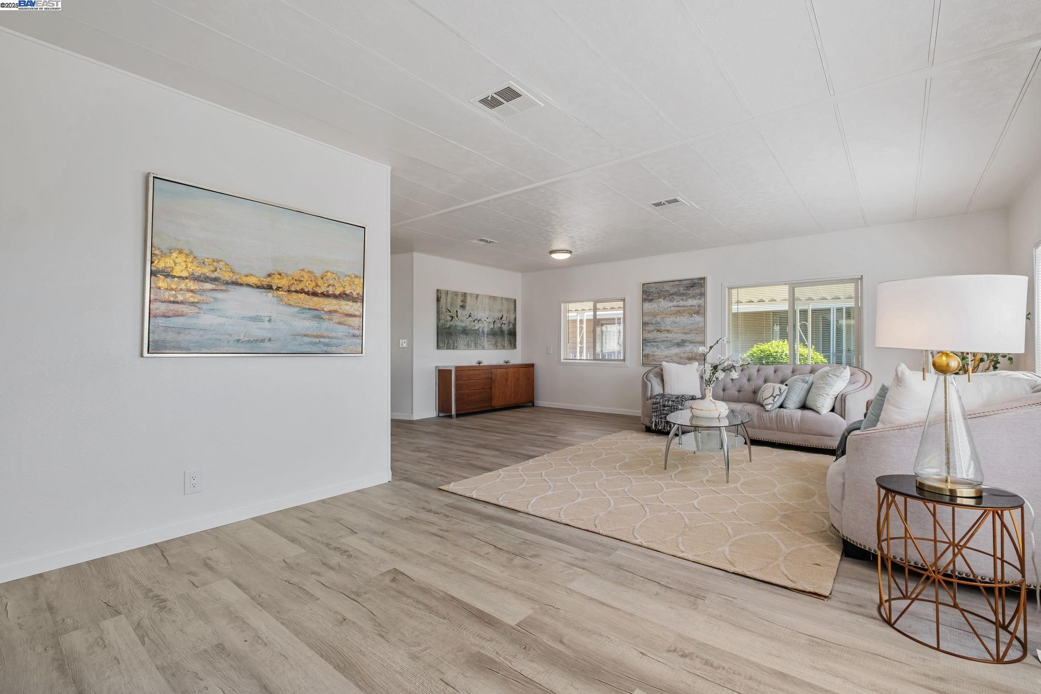 Detail Gallery Image 7 of 41 For 409 Fiji Circle, Union City,  CA 94587 - 2 Beds | 2 Baths