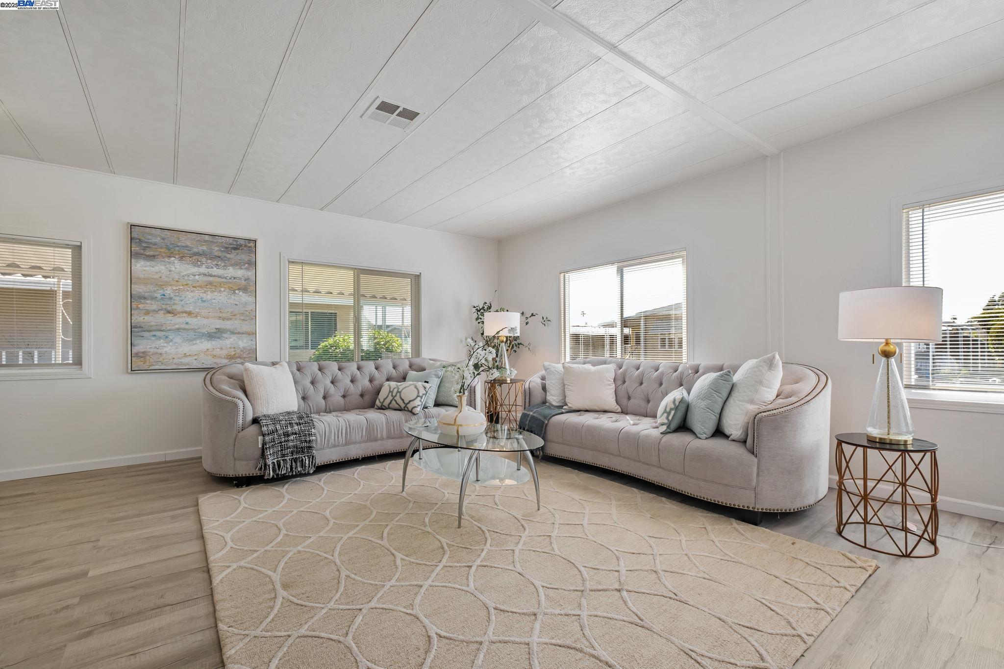 Detail Gallery Image 8 of 41 For 409 Fiji Circle, Union City,  CA 94587 - 2 Beds | 2 Baths