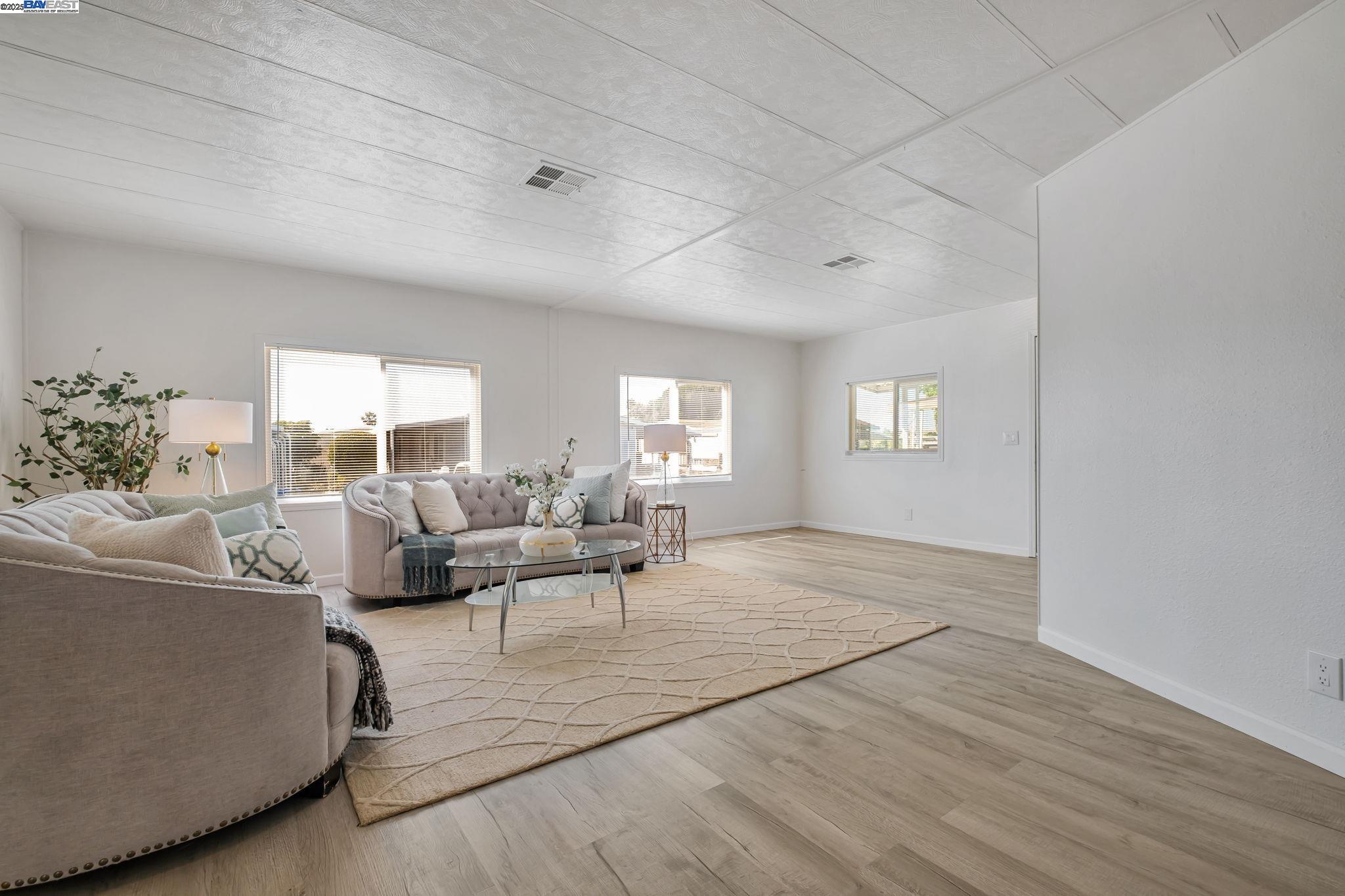 Detail Gallery Image 9 of 41 For 409 Fiji Circle, Union City,  CA 94587 - 2 Beds | 2 Baths