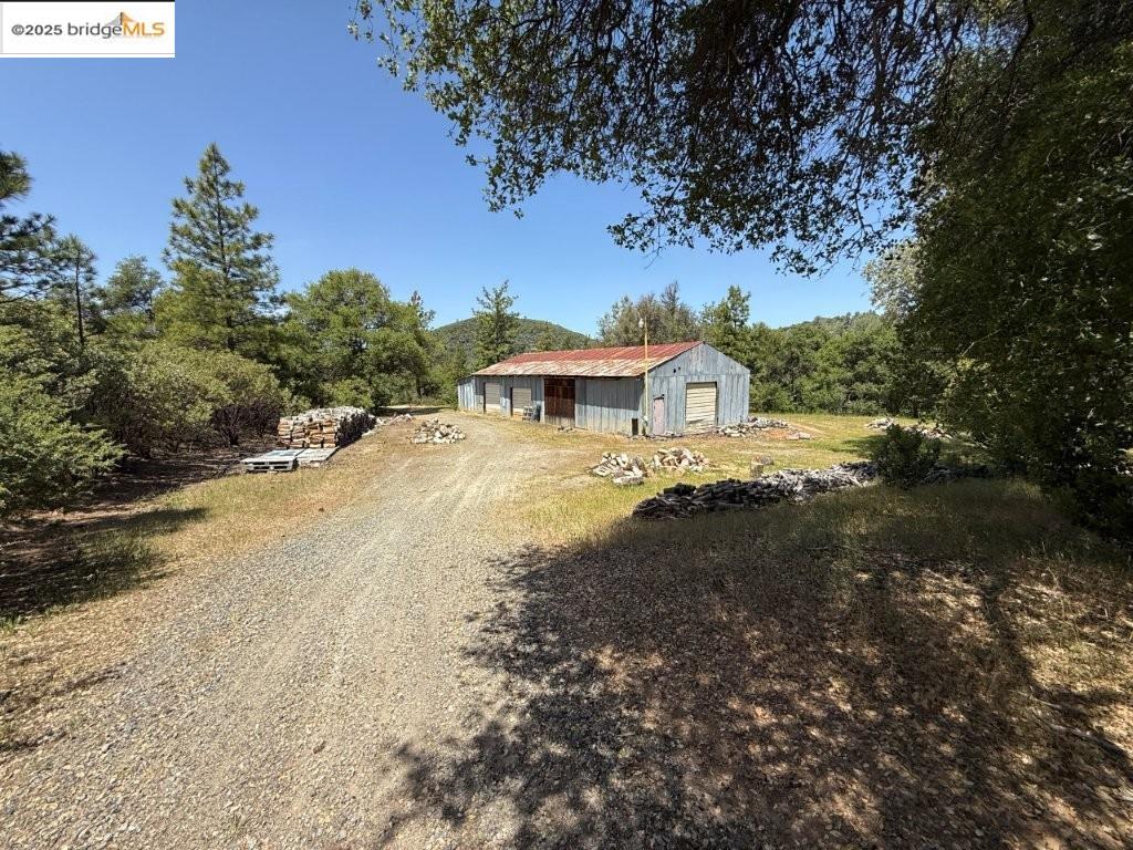 Detail Gallery Image 9 of 58 For 17807 Harper Rd., Big Oak Flat,  CA 95305 - 3 Beds | 2 Baths