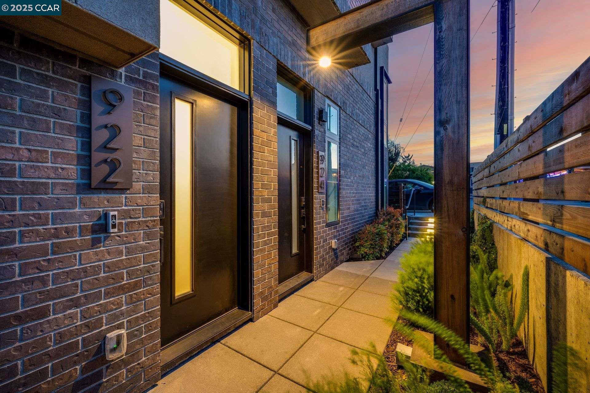 Detail Gallery Image 2 of 39 For 922 Brown Avenue, Lafayette,  CA 94549 - 2 Beds | 2/1 Baths