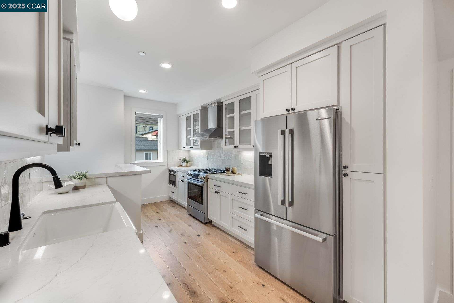 Detail Gallery Image 13 of 39 For 922 Brown Avenue, Lafayette,  CA 94549 - 2 Beds | 2/1 Baths