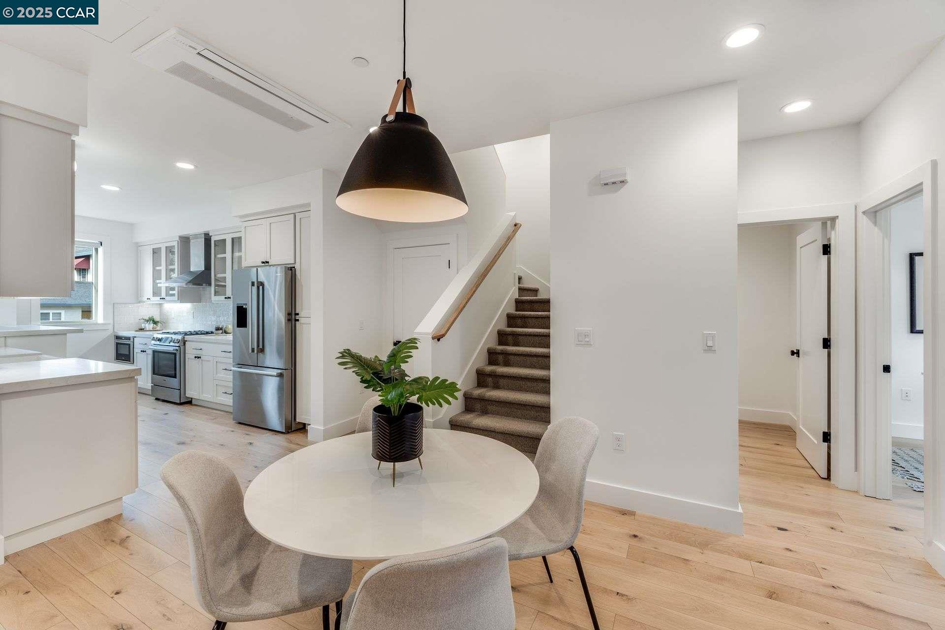 Detail Gallery Image 14 of 39 For 922 Brown Avenue, Lafayette,  CA 94549 - 2 Beds | 2/1 Baths
