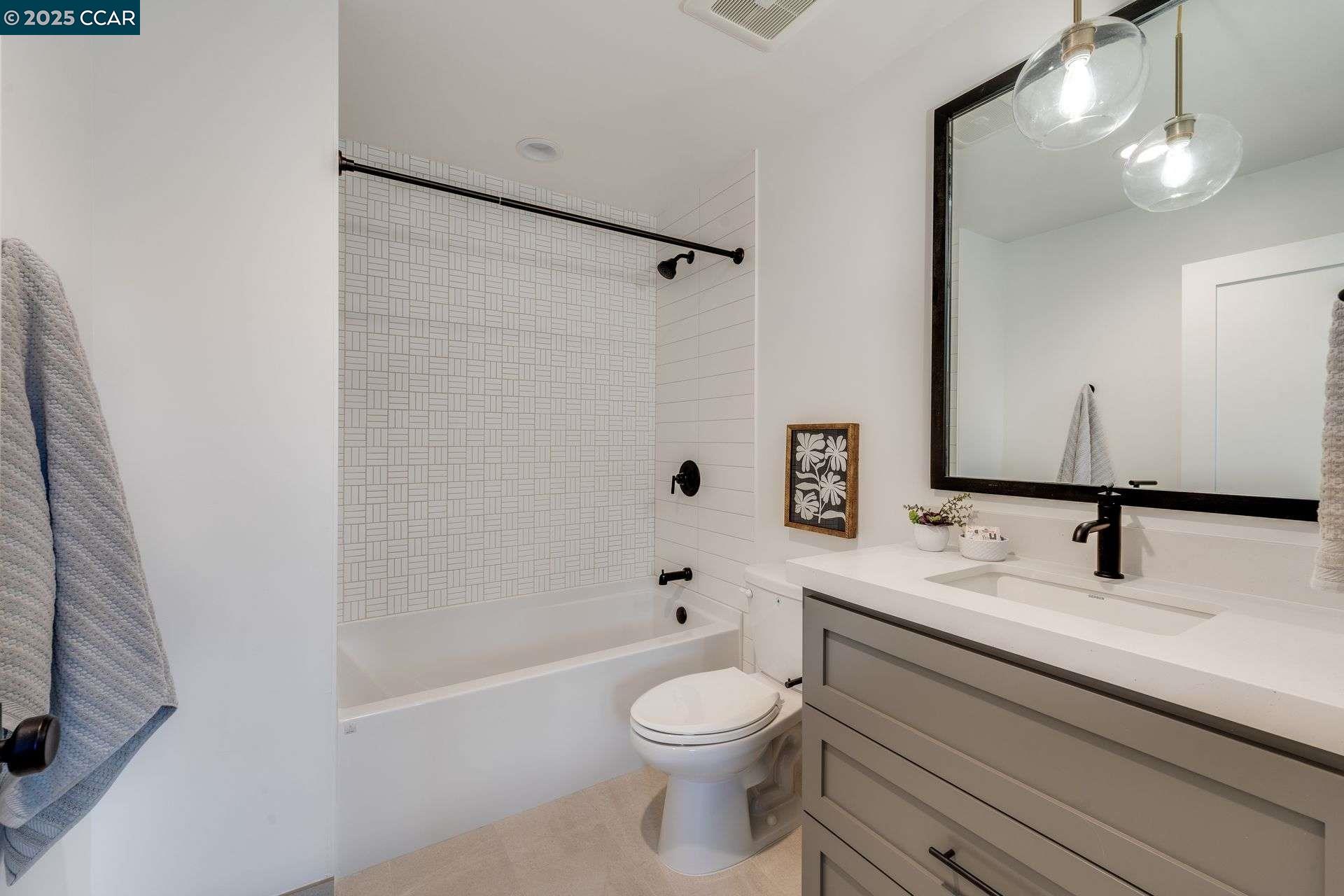 Detail Gallery Image 23 of 39 For 922 Brown Avenue, Lafayette,  CA 94549 - 2 Beds | 2/1 Baths