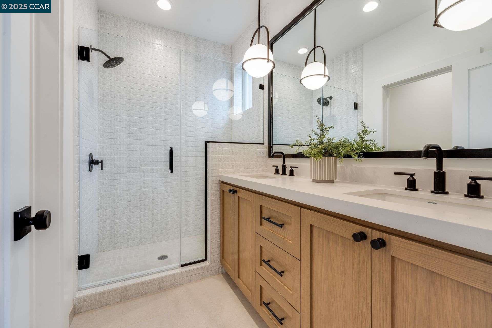 Detail Gallery Image 24 of 39 For 922 Brown Avenue, Lafayette,  CA 94549 - 2 Beds | 2/1 Baths