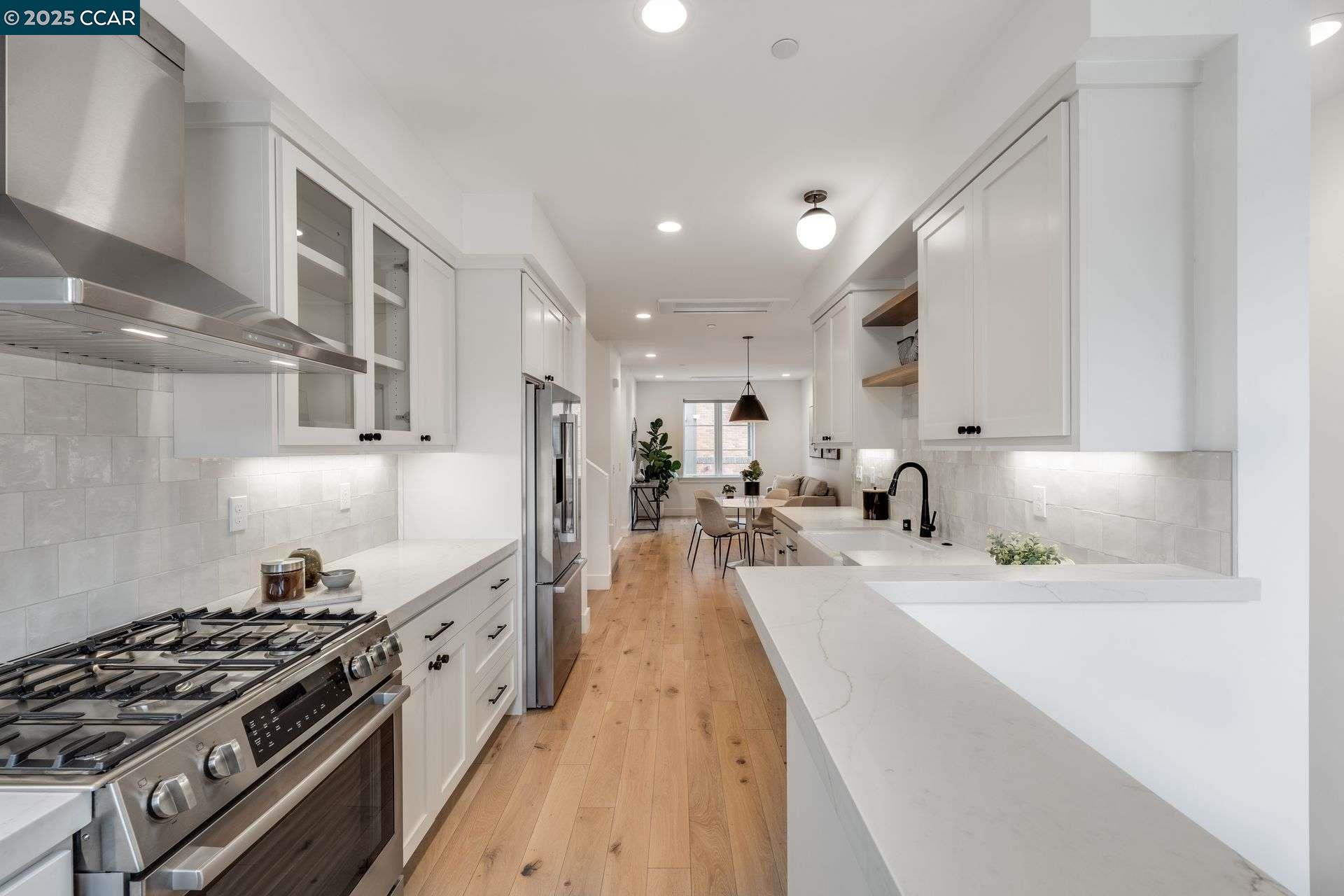 Detail Gallery Image 10 of 39 For 922 Brown Avenue, Lafayette,  CA 94549 - 2 Beds | 2/1 Baths