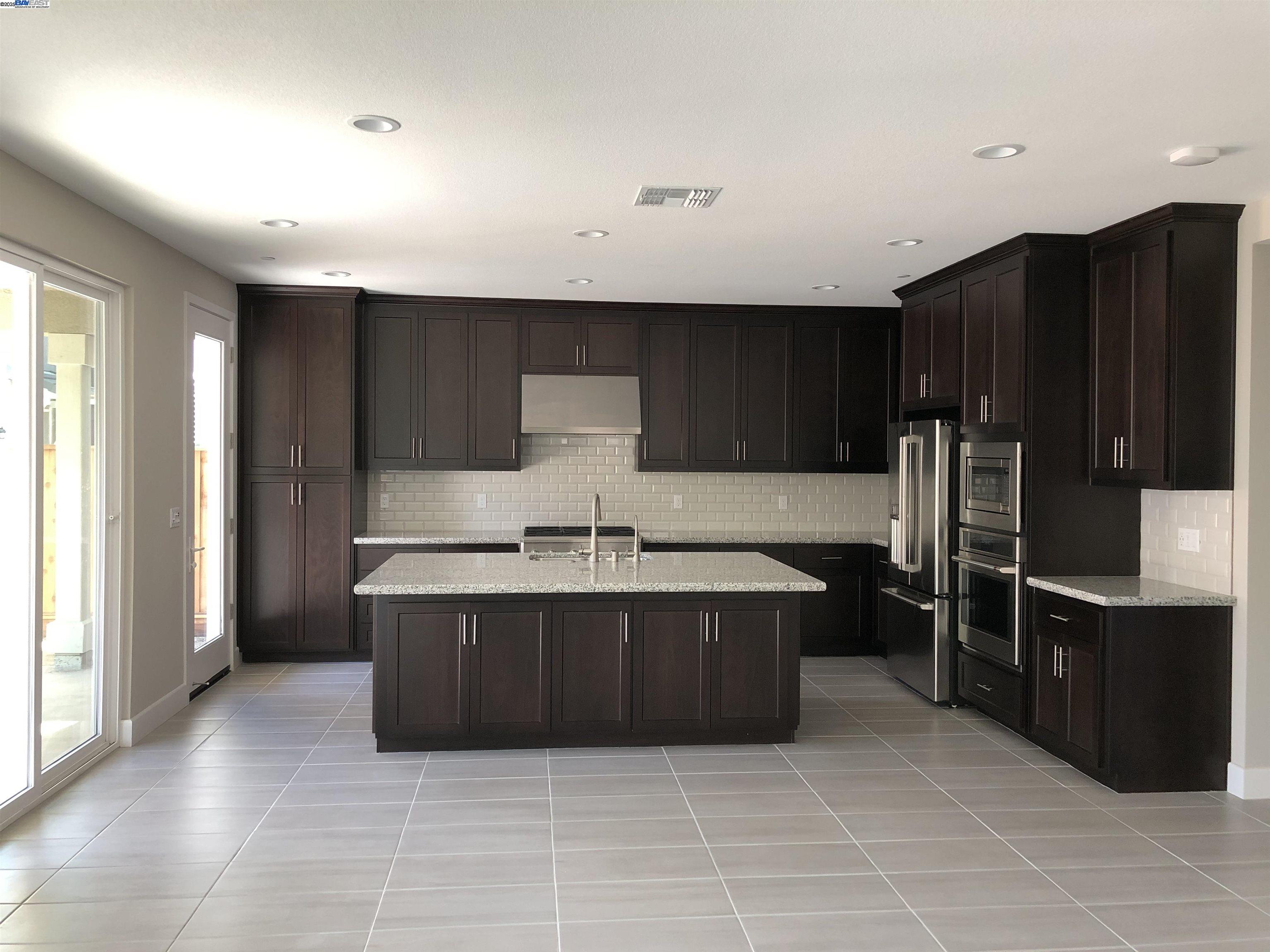 Detail Gallery Image 13 of 25 For 1401 S Durant Ter, Mountain House,  CA 95391 - 4 Beds | 3/1 Baths